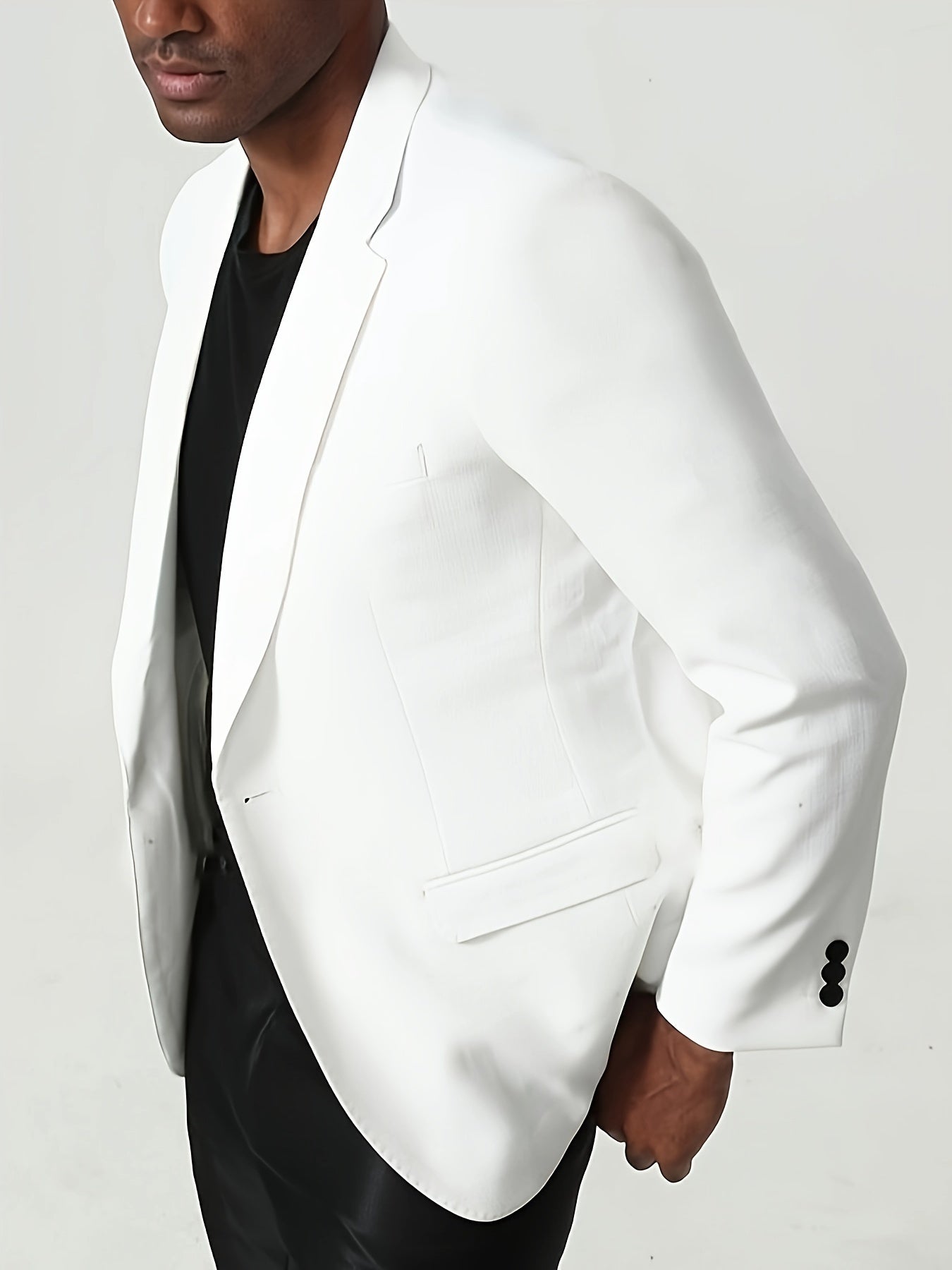 Katta o'lchamdagi erkaklar uchun tor kesimli bir rangli blazer