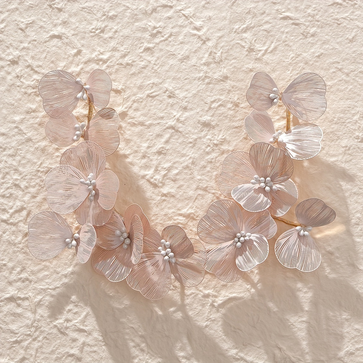 To'ylar uchun Barokko Gul Faux Marjonlar bilan To'y Soch Boshqichi