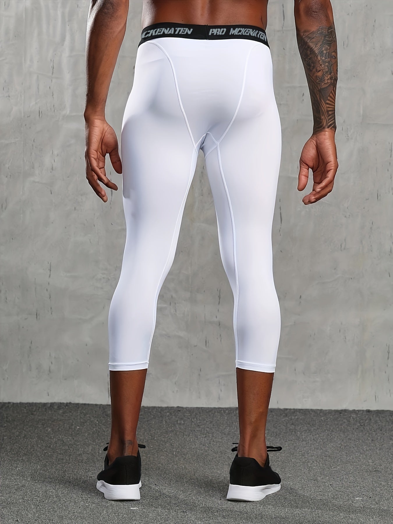 Men's Black Cropped Leggings High Elasticity Polyester Spandex Athletic Fit for Gym or Casual