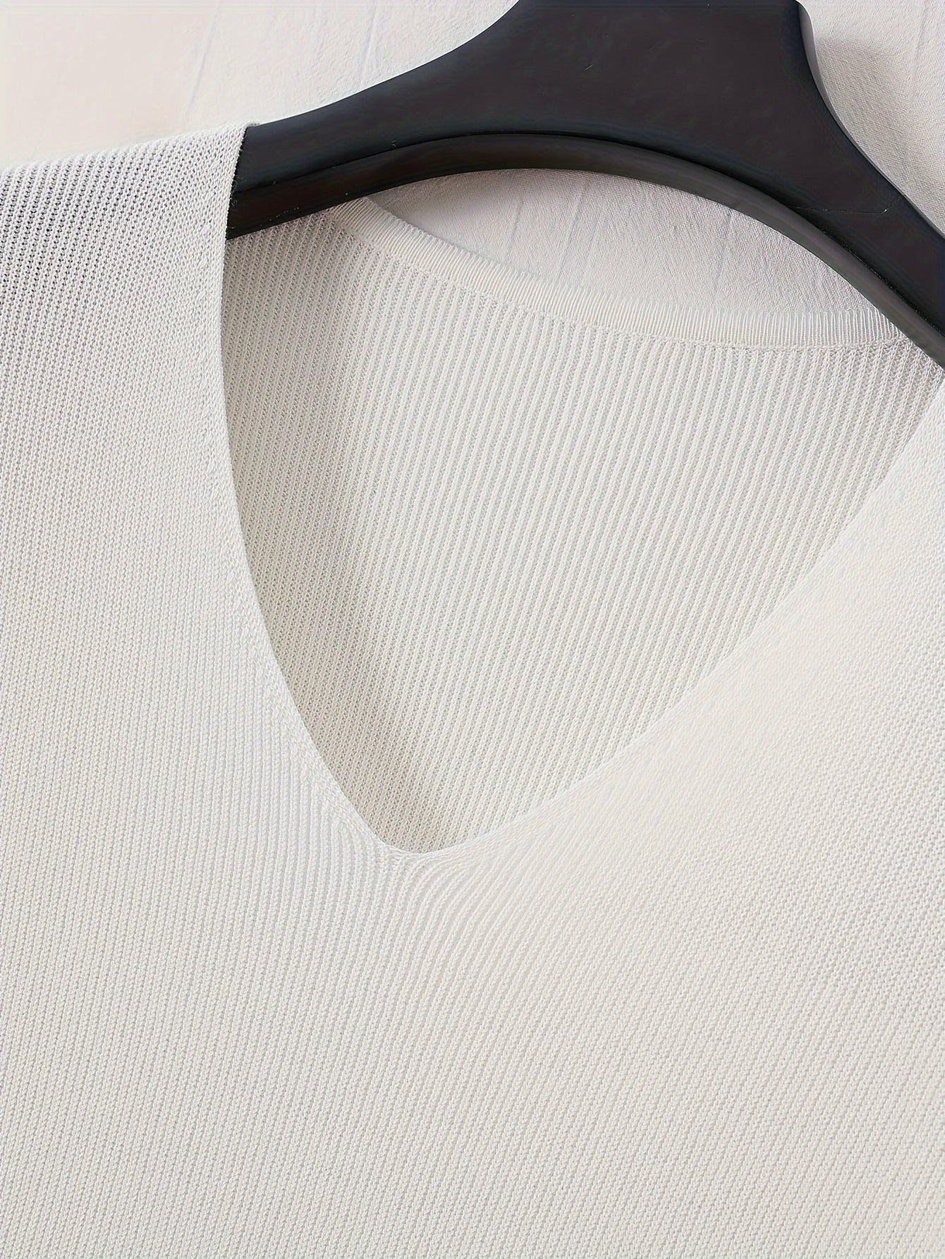 Men's Plus-Size Casual V-Neck Knit Sweater Summer Loose Fit Solid Color