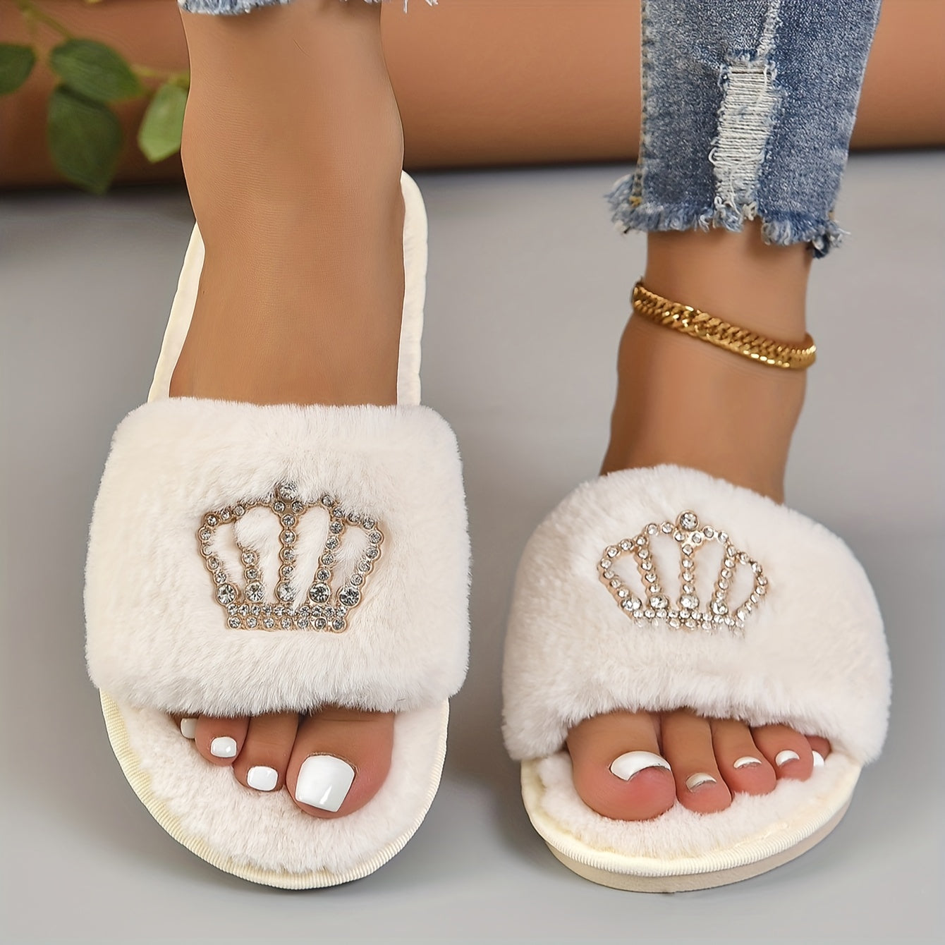 Women’s Plush Fleece Slippers with Gold Chain Accents Indoor House Shoes