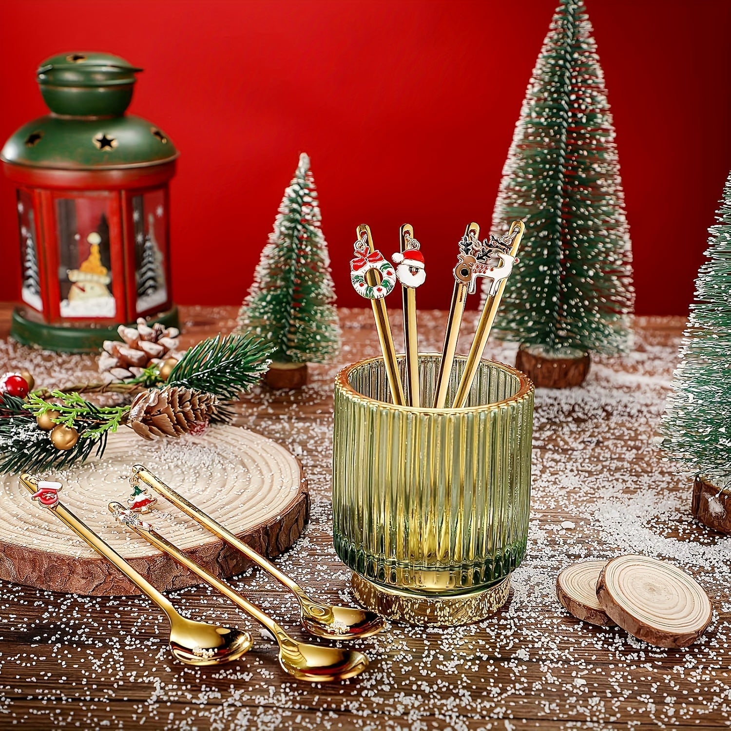 4 ta bayramli zanglamaydigan po'latdan yasalgan Rojdestvo qahva va choy qoshiqchalari to'plami, issiq shokolad va shirinliklar uchun