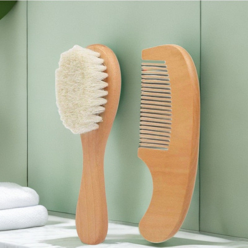 Adults Wooden Grooming and Healthcare Kit with Soft Brush and Comb Light Brown