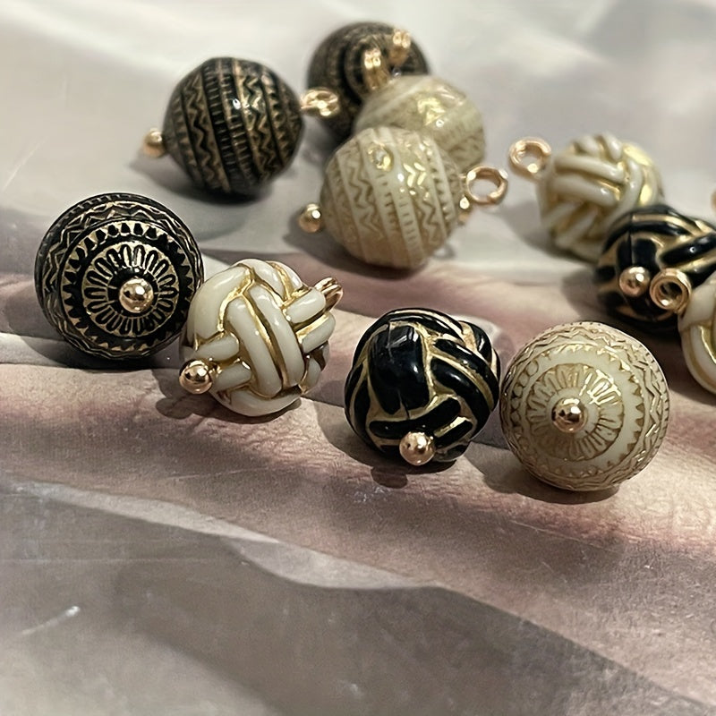 Zargarlik uchun oltin detallari bilan 12 ta vintage uslubidagi dumaloq plastmassa tugmachalar to'plami