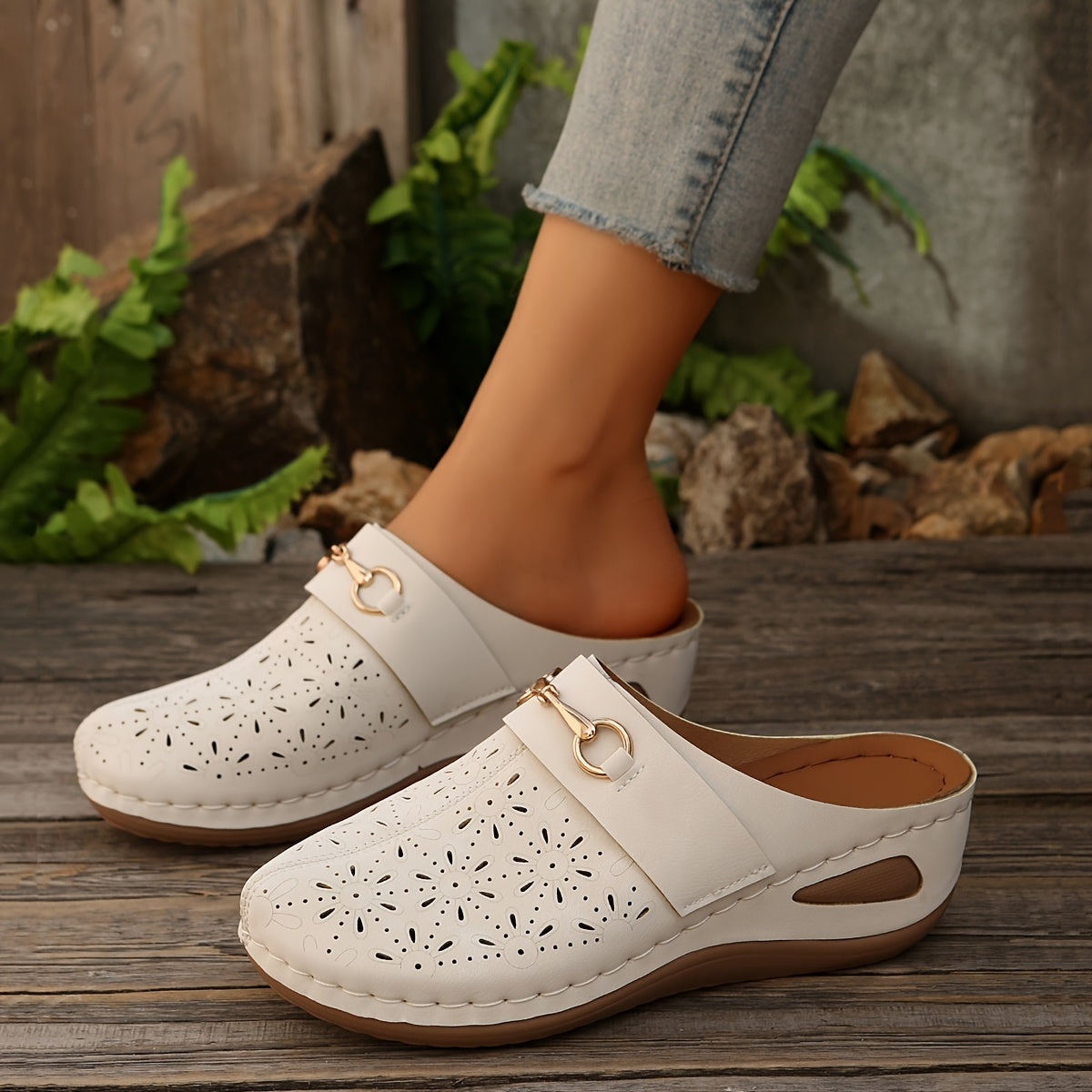 Women’s Summer Slide Sandals Lightweight Breathable Closed Toe Mules