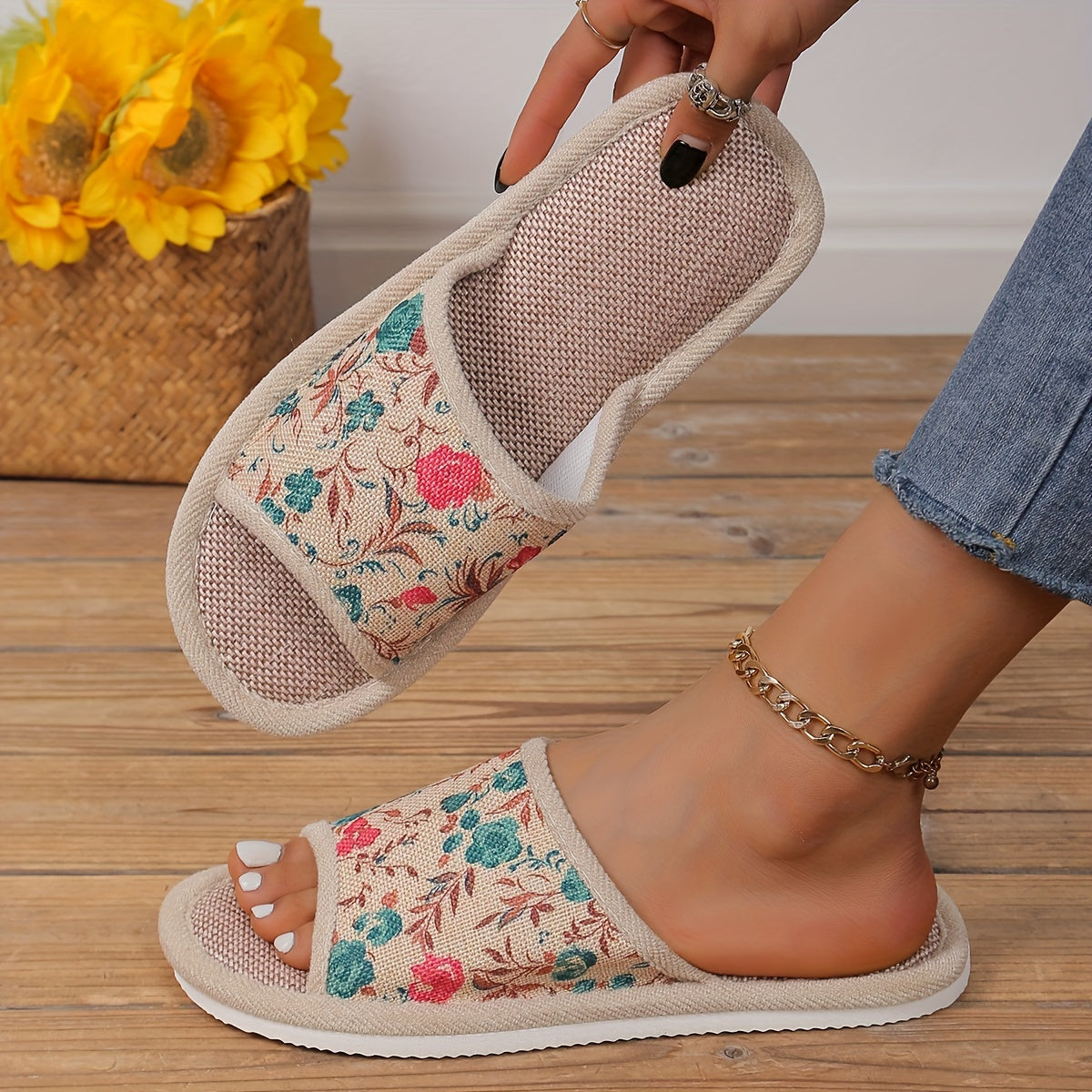 Women's Linen Floral Pattern Slip-On Indoor Slippers Breathable Soft Comfortable
