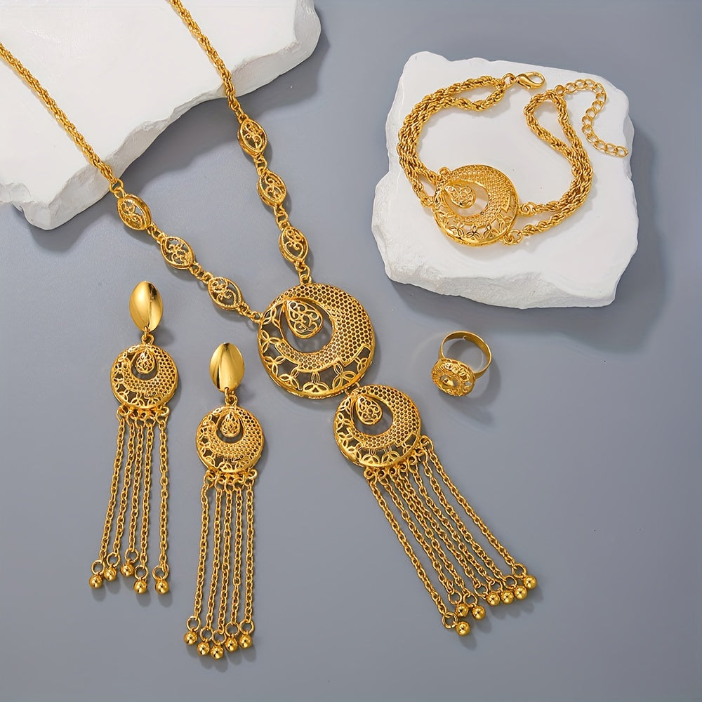 An'anaviy kelin zargarlik to'plami 5 dona: uzuk, marjon, bilaguzuk, taqinchoq. Har kuni kiyimlarga mos keladigan klassik bo'sh gul dizayni bilan qoplangan.