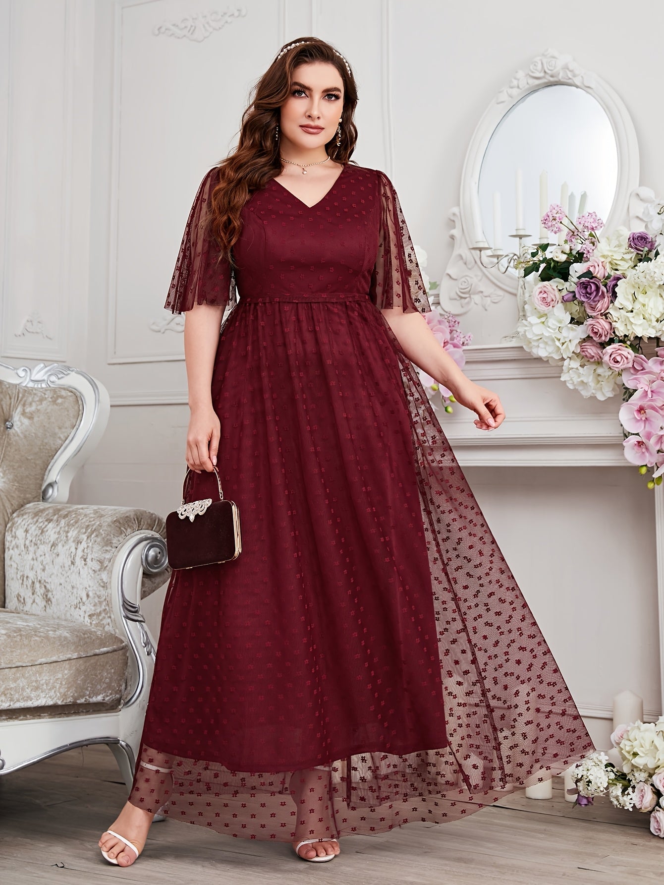 Plus Size Women's Elegant Lace Maxi Dress with Contrast Details