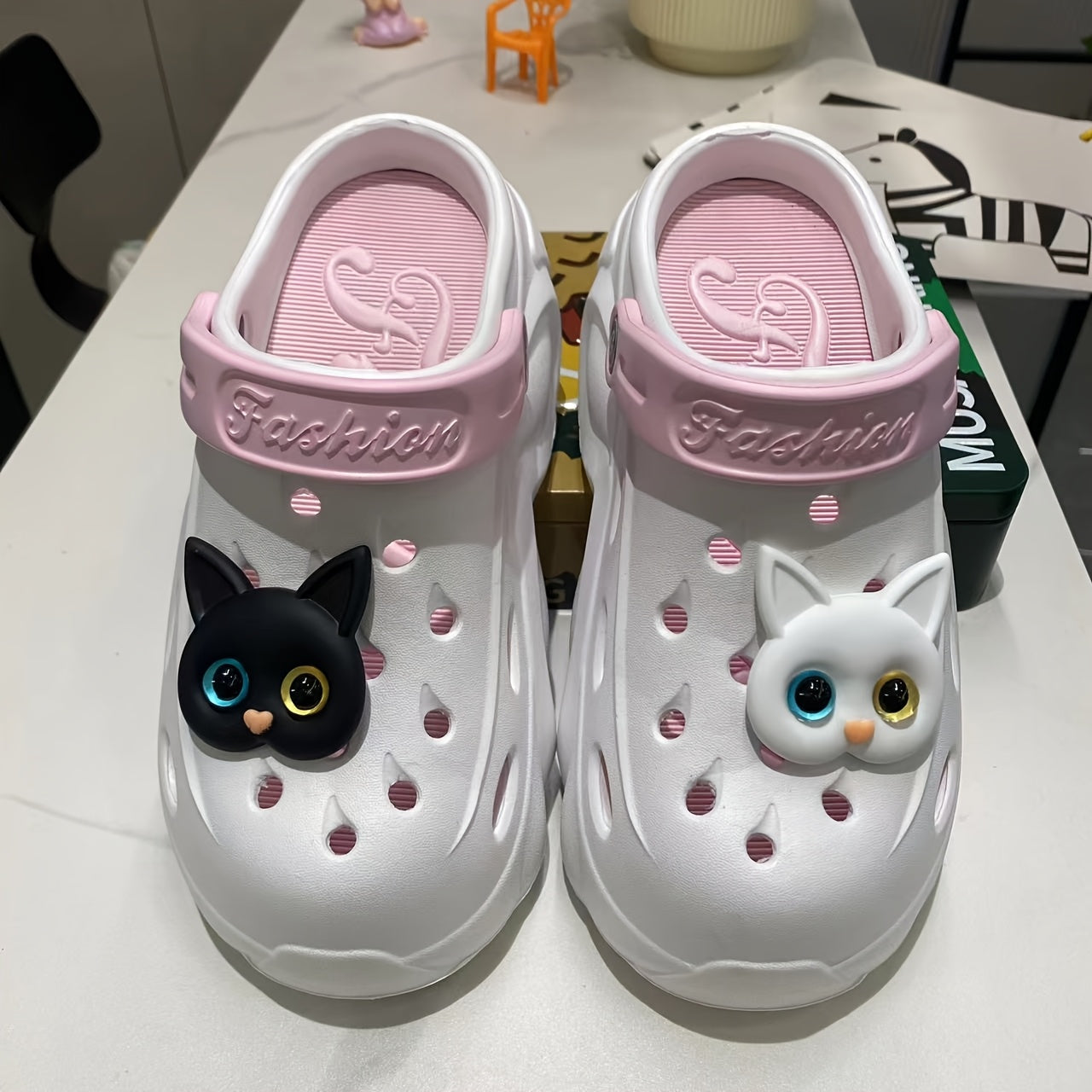 Women's Breathable EVA Hole Shoes Black and White Beach Sandals