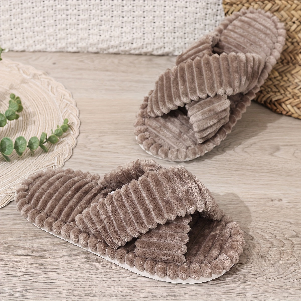 Женские тапочки на перекрестных ремешках с мягкой плюшевой подкладкой для дома и улицы, повседневные бежевые, черные, белые, серые, зеленые