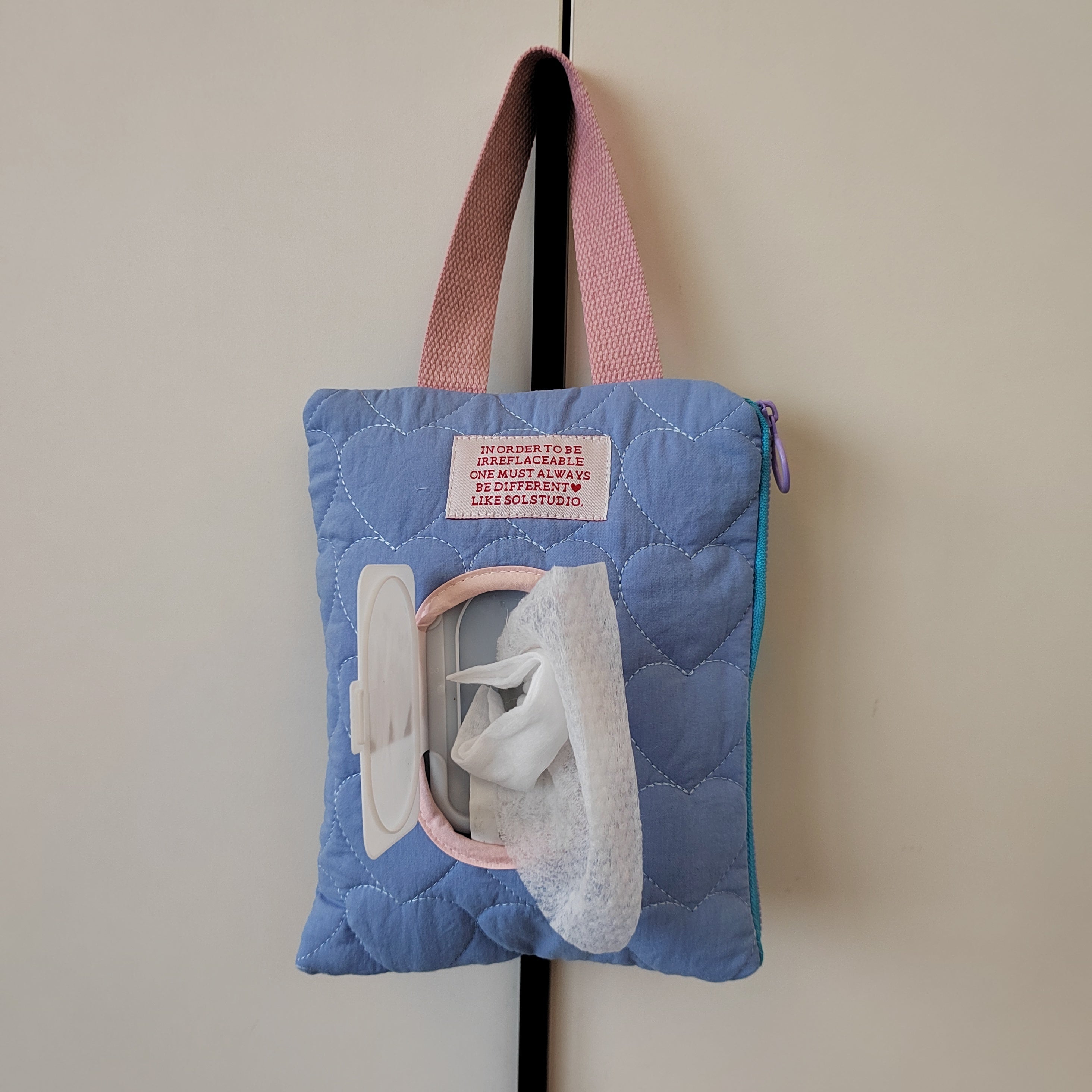 Travel-Friendly Tissue Storage Bag with Flip-Top Lid for Wet Wipes and Car Tissues