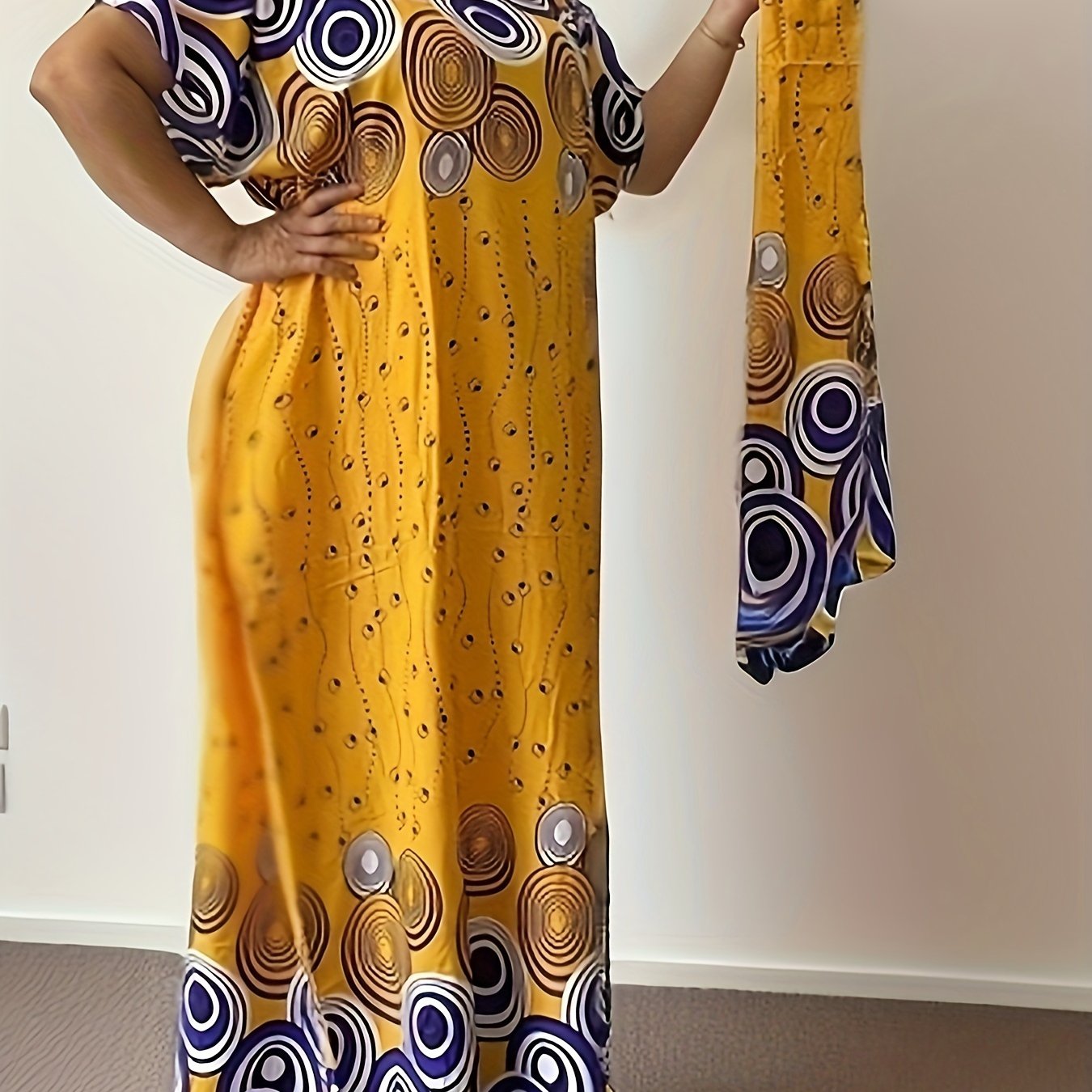 Plus o'lcham rayon aralashmasi bilan tikilgan kaftan maxi kiyi shalv bilan