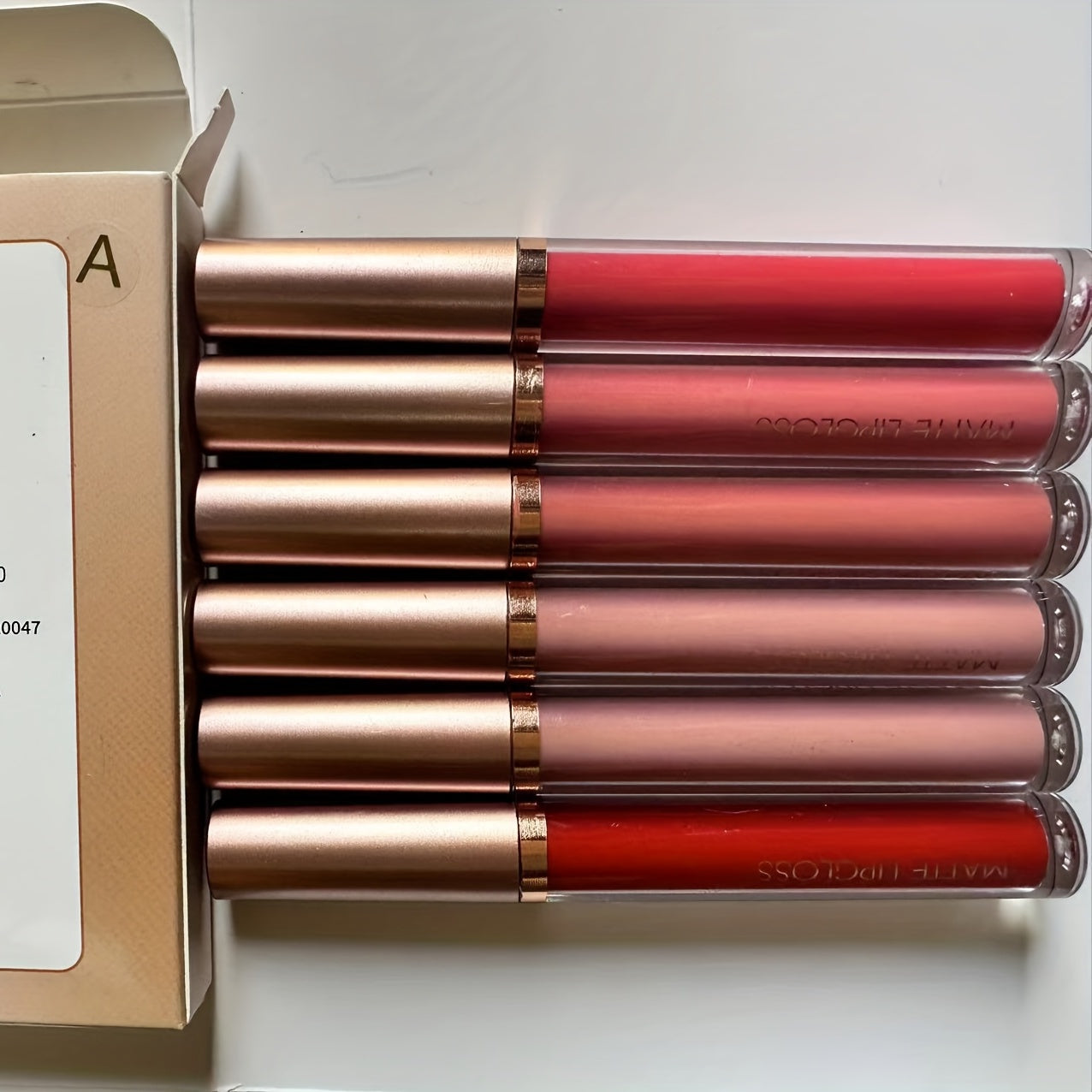 Ayollar uchun matli lab bo'yog'i to'plami Qizil va pushti 6 dona Suv o'tkazmaydigan uzoq davom etadigan