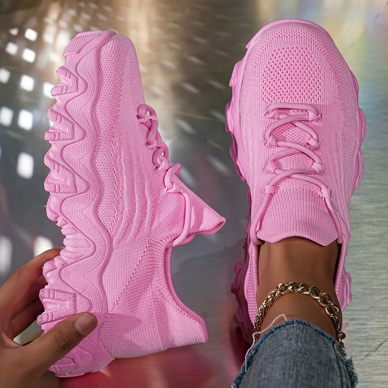 Women's Breathable Casual Sneakers Low Top Lace-Up Shoes for Outdoor Use