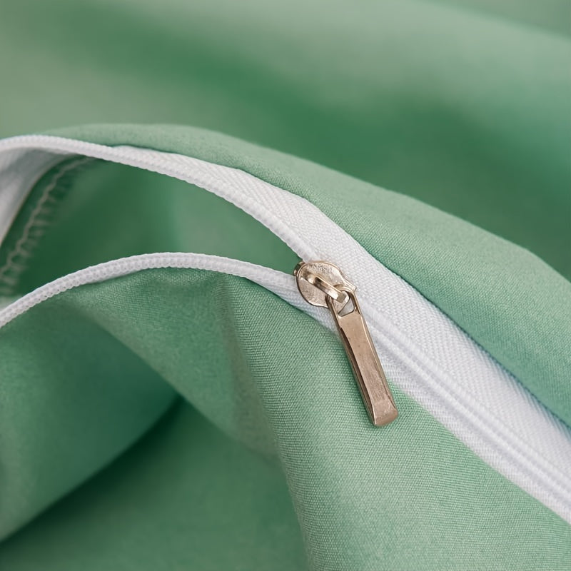 3 ta qismdan iborat to'plam: Duvet qopqog'i va 2 ta yostiq qopqog'i (yadro kiritilmagan), yumshoq va qulay yotoq to'plami uchun pastoral chamomile print dizayni bilan. Yotoqxona yoki mehmonxona uchun mukammal.