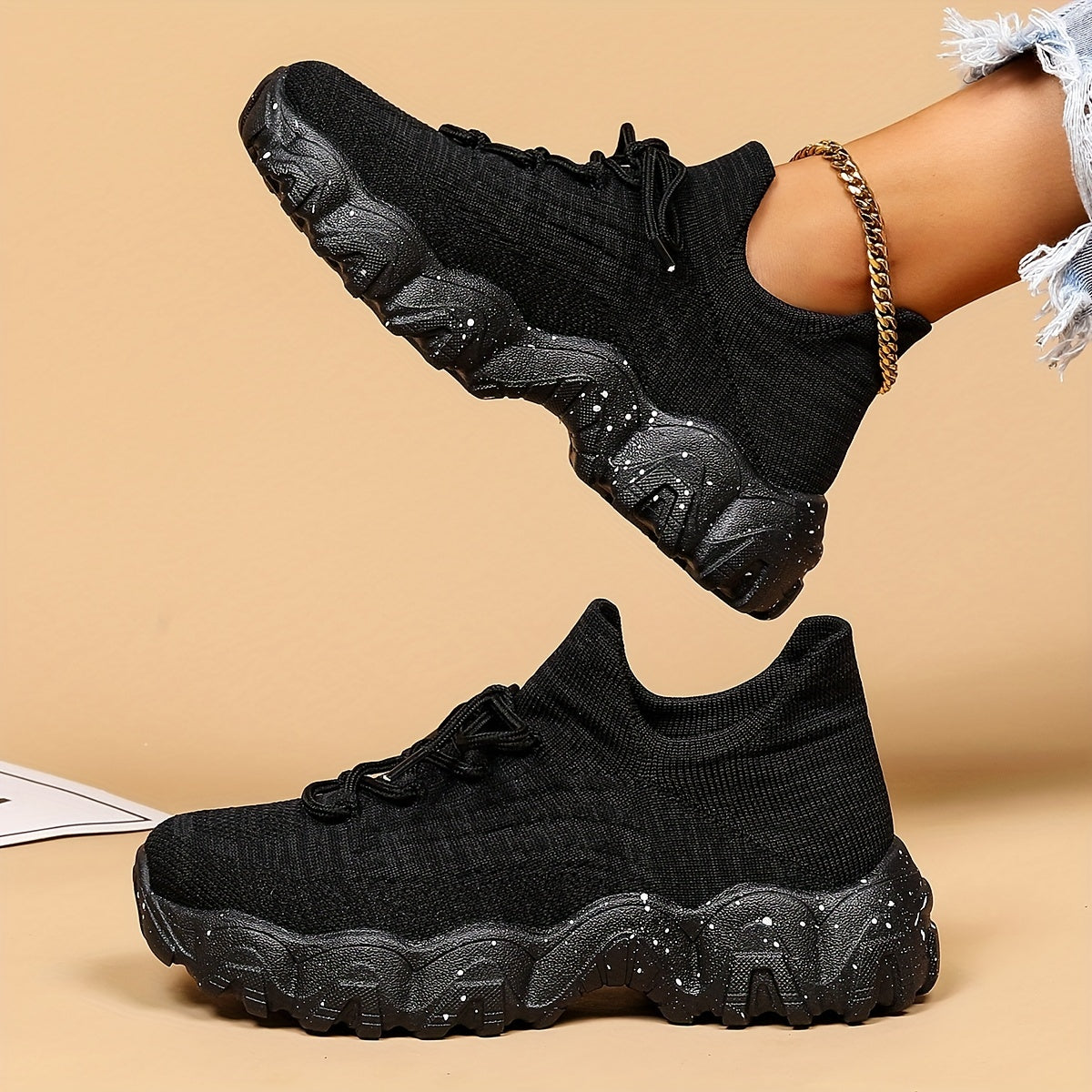 Ayollar uchun nafas oladigan tikanli paypoq krossovkalar, lacing bilan yugurish poyabzali, keng model uchun uniseks