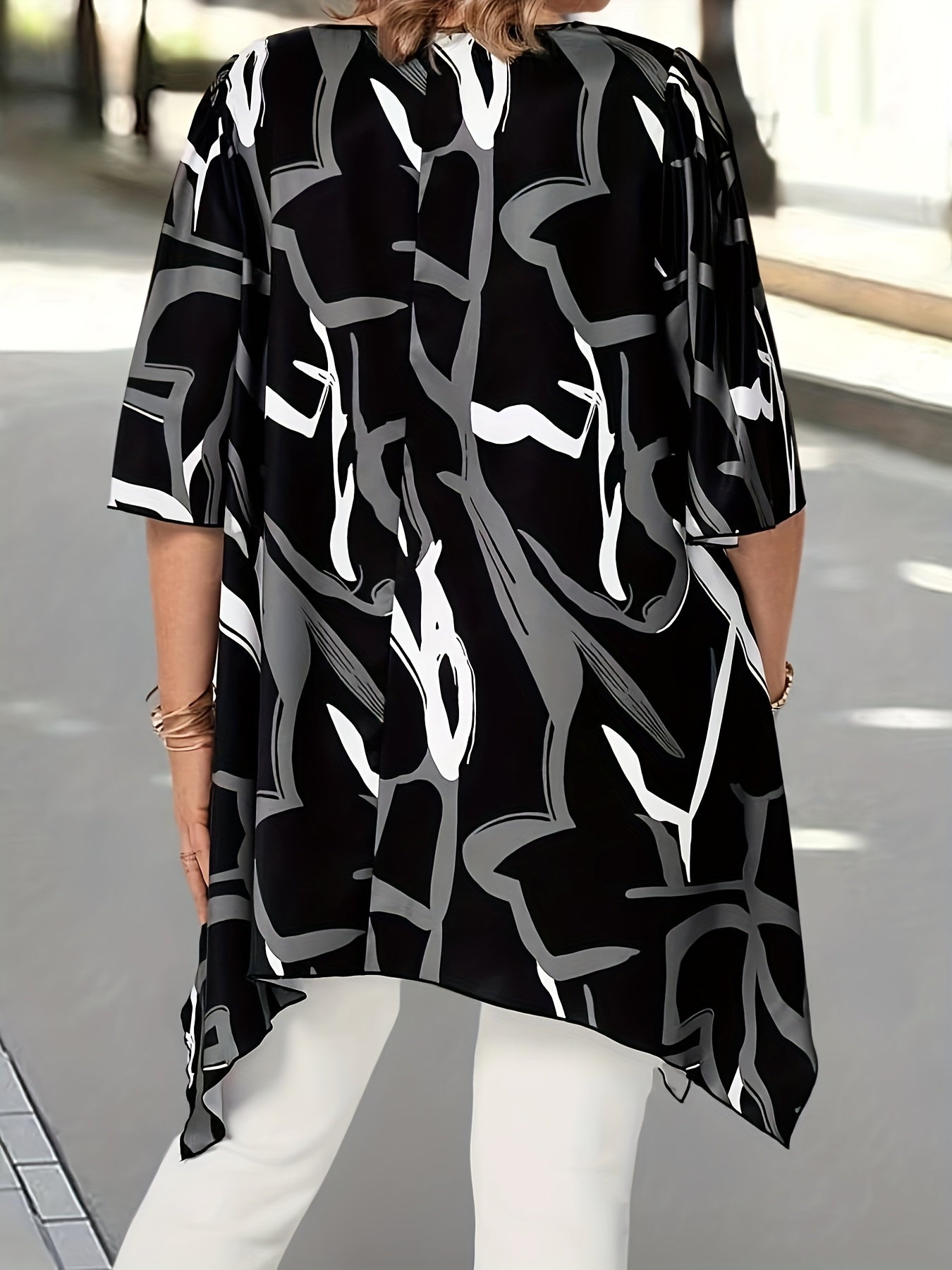 Plus Size Women's Asymmetrical Top Black White Geometric Long Sleeve