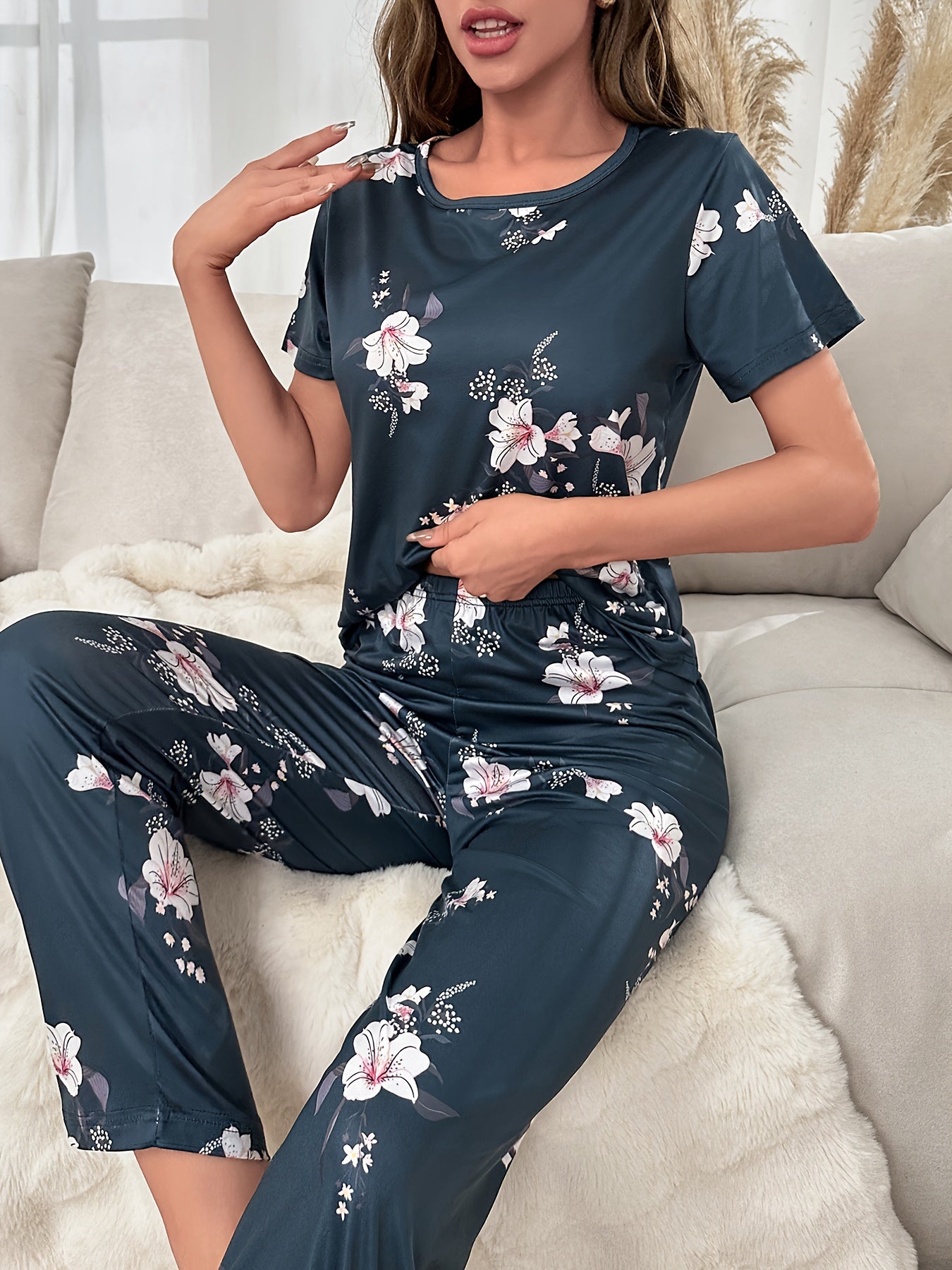 Women's Floral Print Pajama Set with Short Sleeve Top and Elastic Waistband Pants