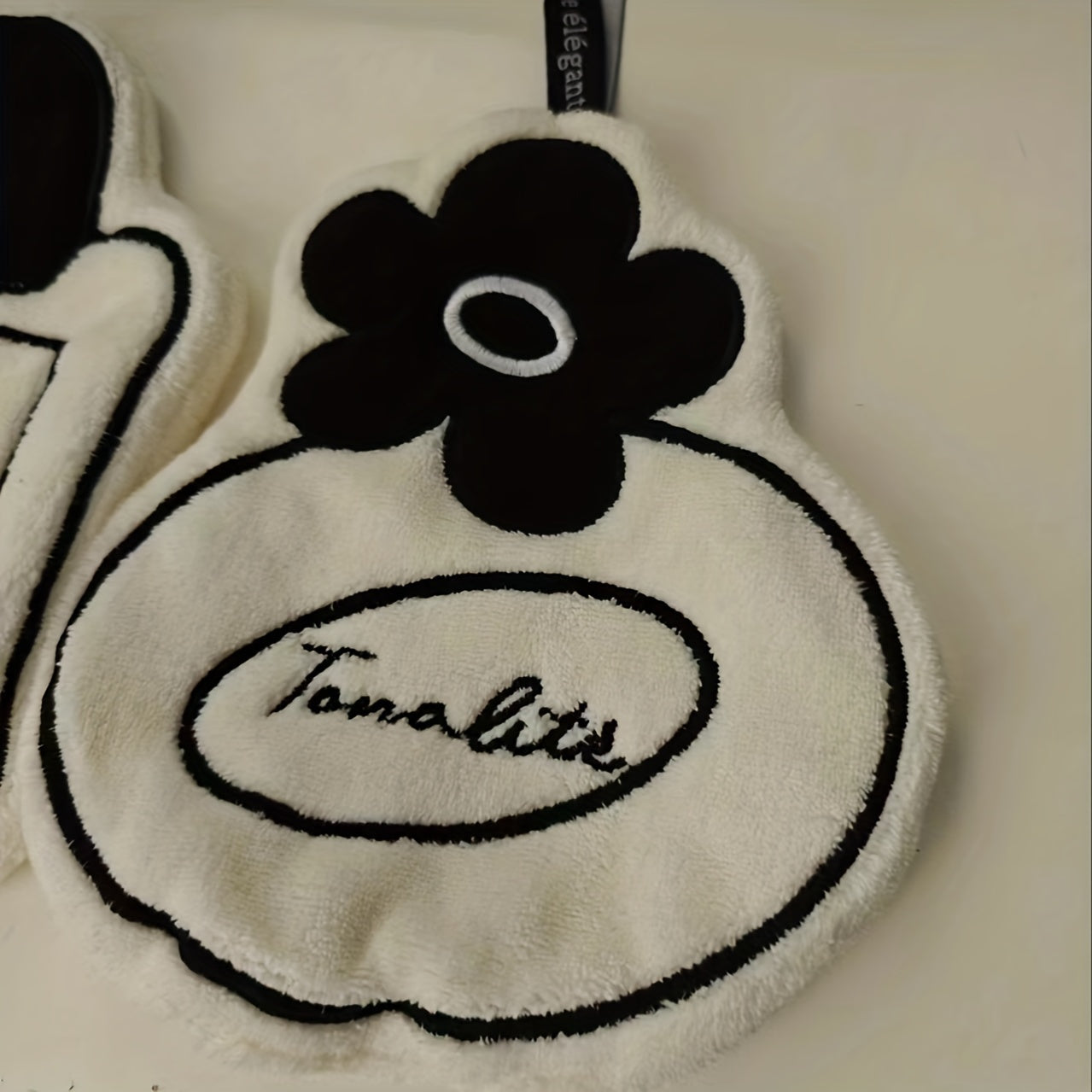 Polyester Kitchen Towel Camellia Pattern Soft Absorbent for Household Cleaning