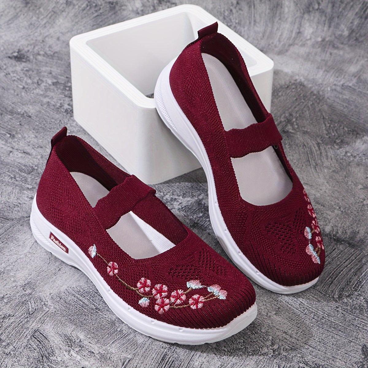 Women's Breathable Casual Sneakers with Lightweight Fabric and Soft PU Sole