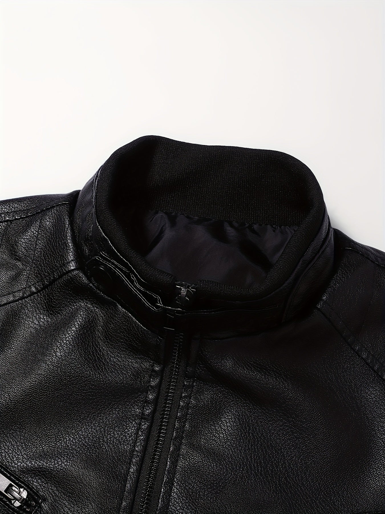 Erkaklar uchun turli uslubdagi sport jileti, bir rangli, oddiy kesim, fermuar yopilishi, polyester astarli, kuz/qish kolleksiyasi uchun.