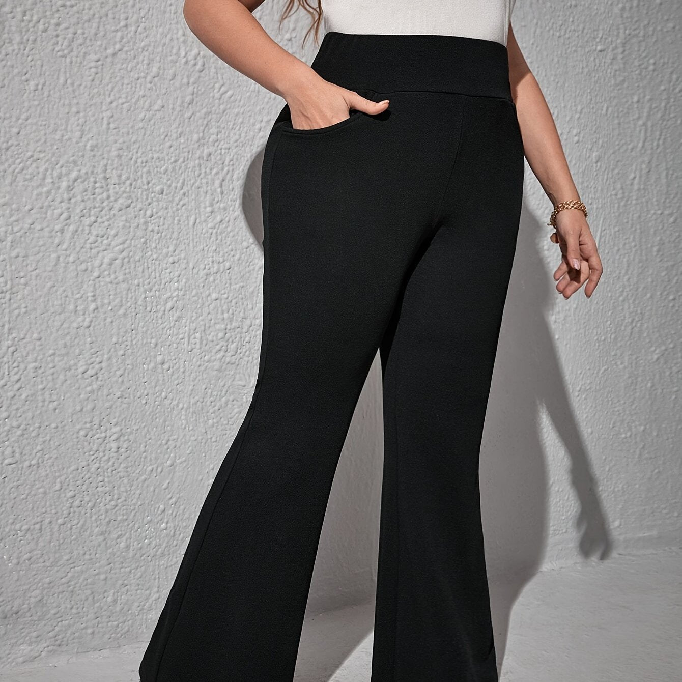 Plus Size High-Waist Flare Pants with Pockets and Stretch Knit Fabric for Spring and Fall