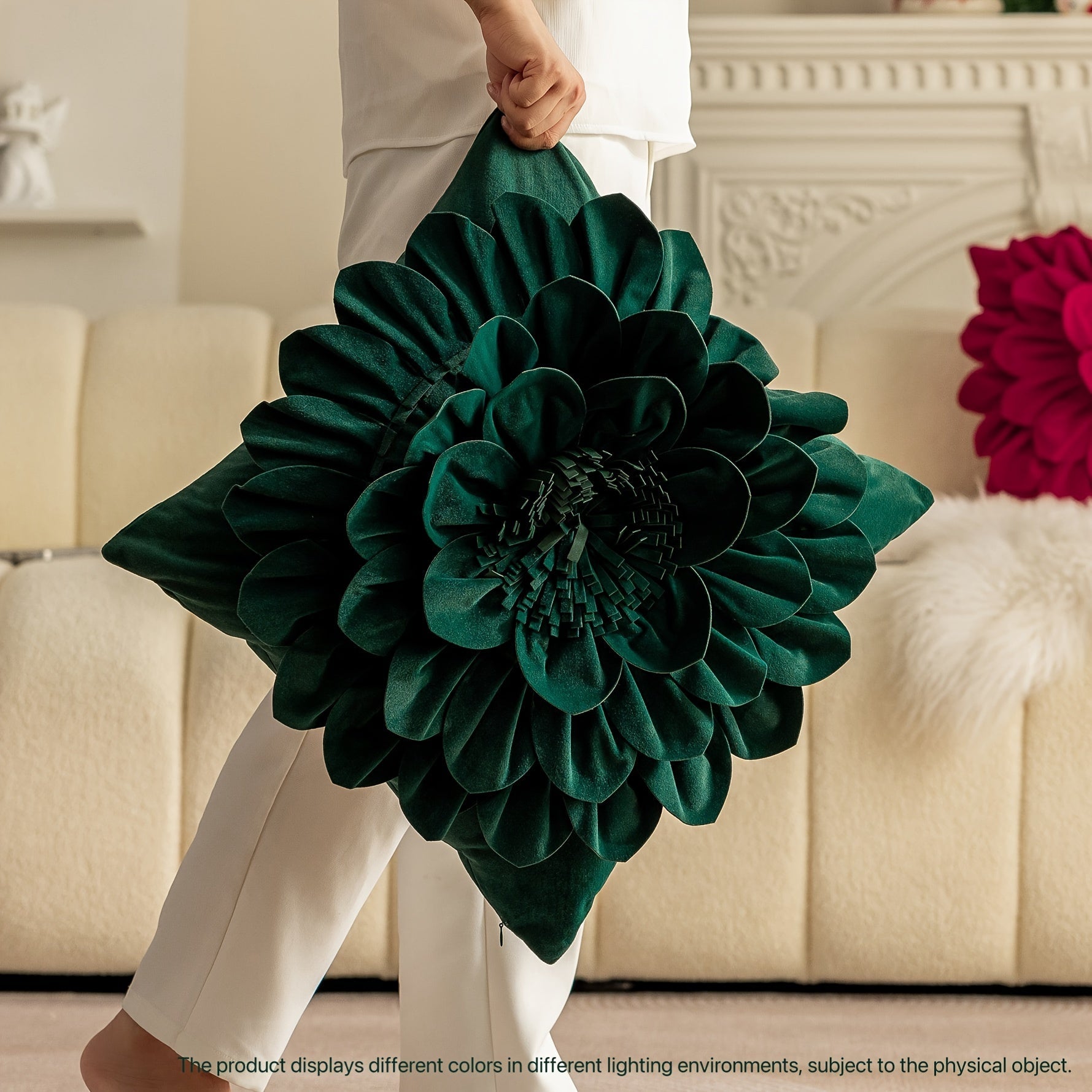 Bayram ruhiga kirish uchun bizning Festiv 3D Gullar Velur Yostiq Qopqog'imizni tanlang, u yumshoq, muzli tugatishga ega. Bayram uy bezaklaringizni Orange, Purple, Red, Green va Blue ranglarida mavjud variantlar bilan ko'taring. (Yostiq kiritilmagan)