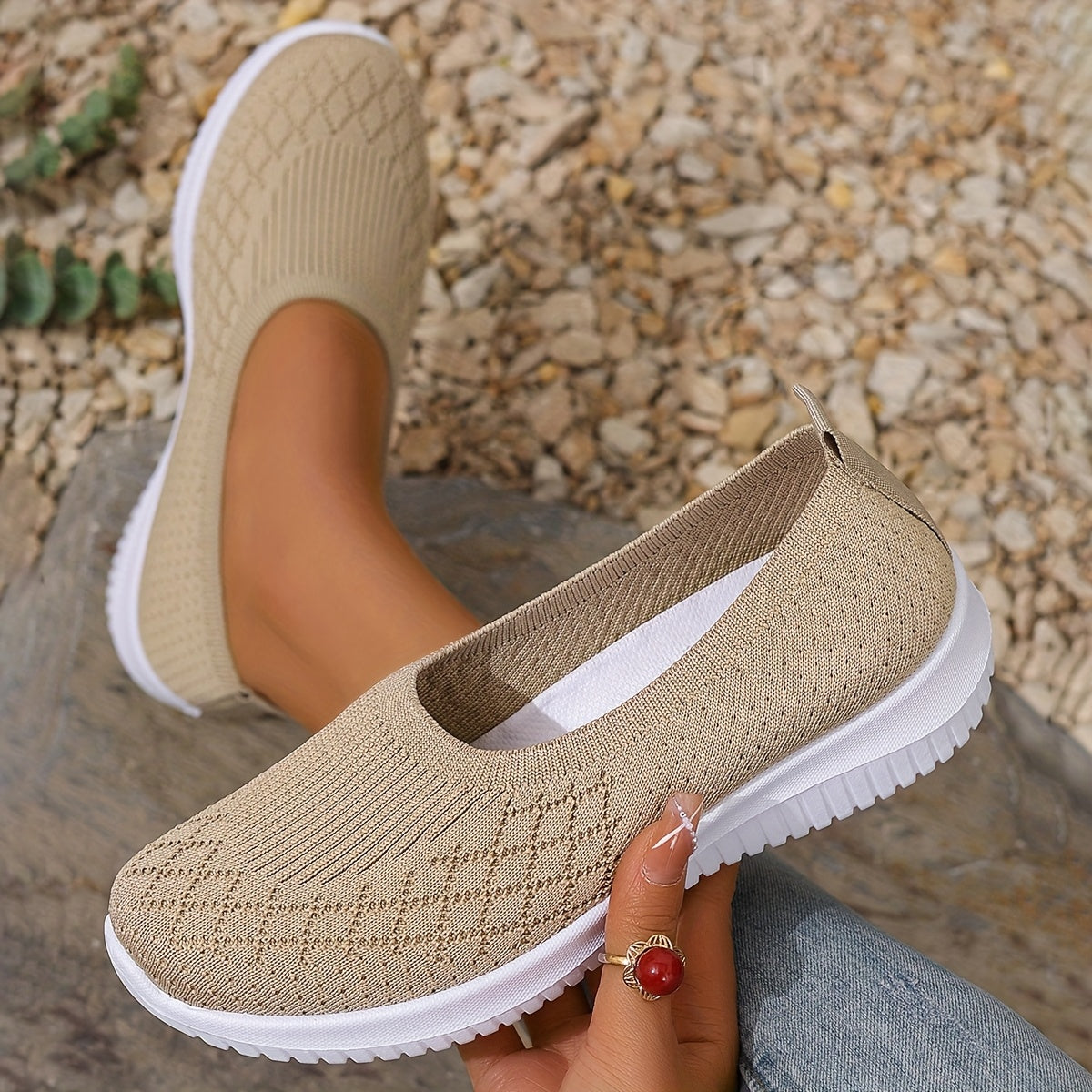 Ayollar uchun nafas oladigan slip-on sport poyabzali, kundalik yurish uchun mato ustki qismi, PU taglik