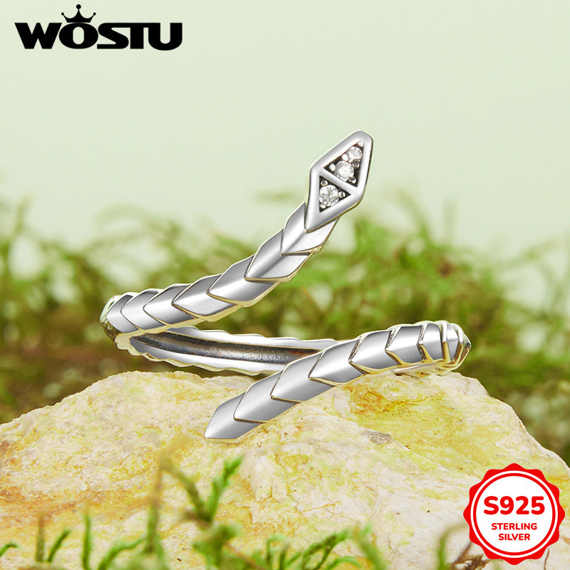 Vintage Punk uslubidagi ayollar uchun sozlanadigan ochiq uzuk, 925 sterling kumushdan tayyorlangan va sun'iy zirkon bilan bezatilgan, og'irligi faqat 2.9g. Musiqa festivallari yoki har kuni kiyish uchun mukammal.