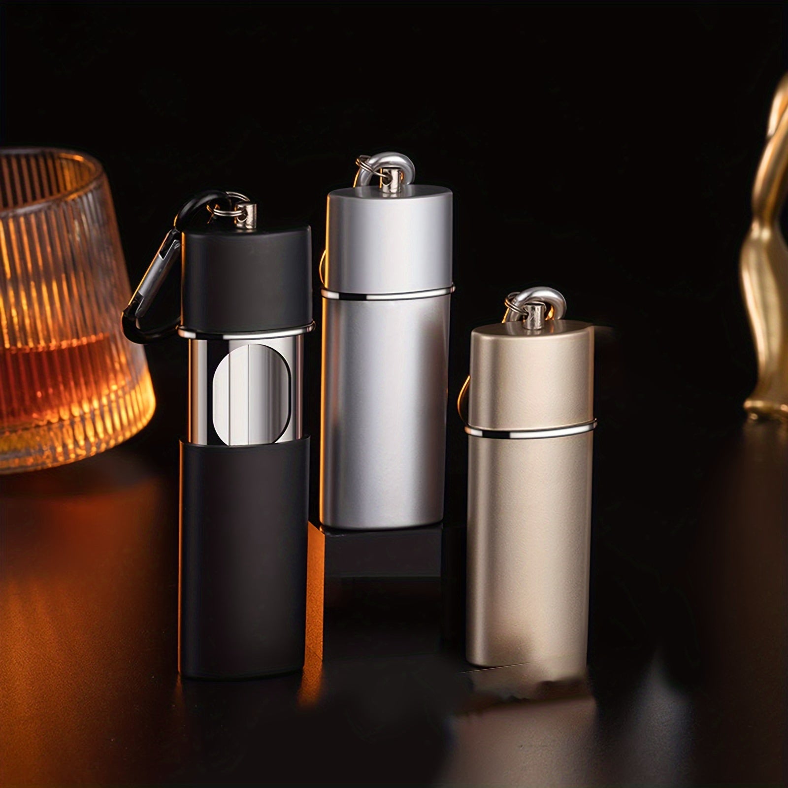 Unisex Portable Metal Pocket Ashtray with Lid and Compact Design