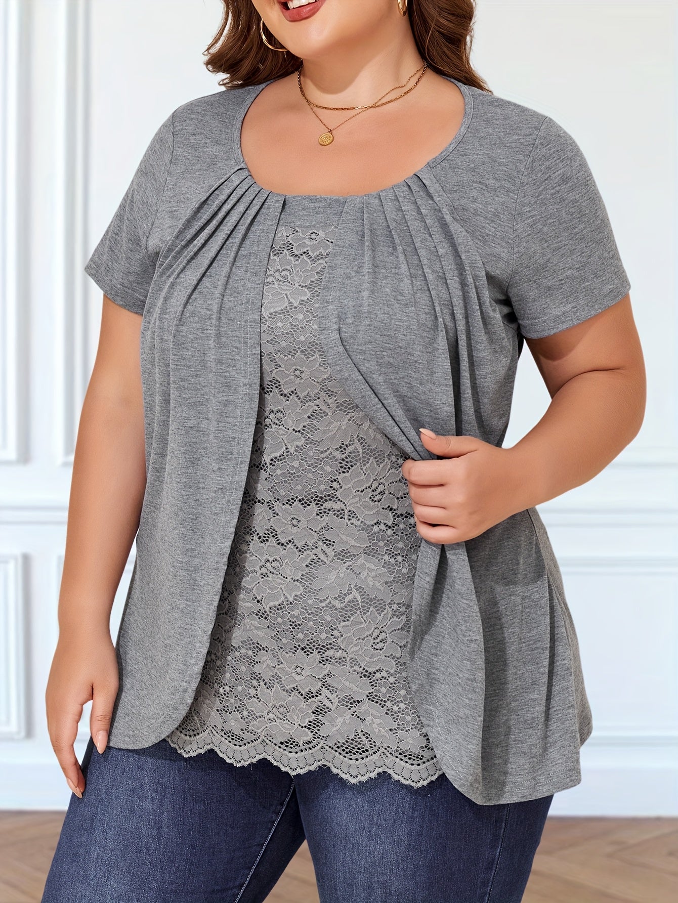 Camiseta de manga corta para mujer talla grande en negro con detalle de encaje