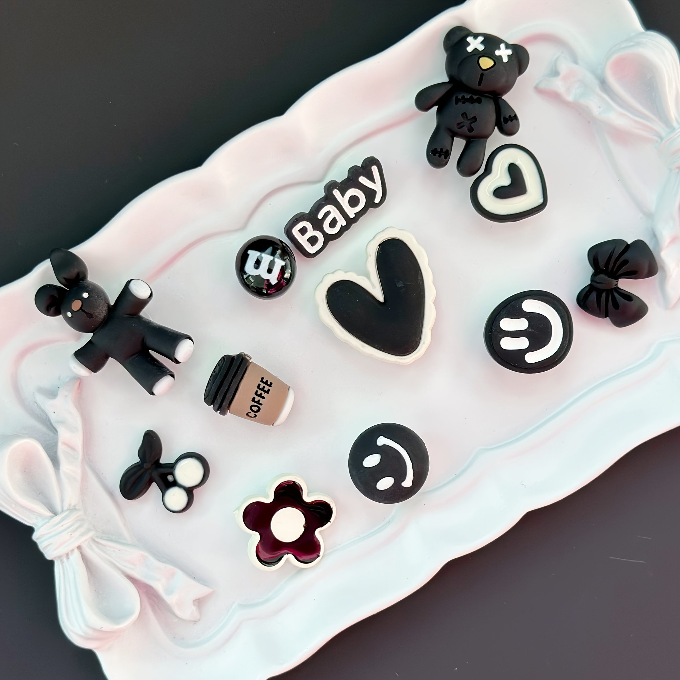 12 dona hayvon mavzusidagi poyabzal dekoratsiyalari ABS materialidan DIY aksessuarlar bolalar va kattalar uchun