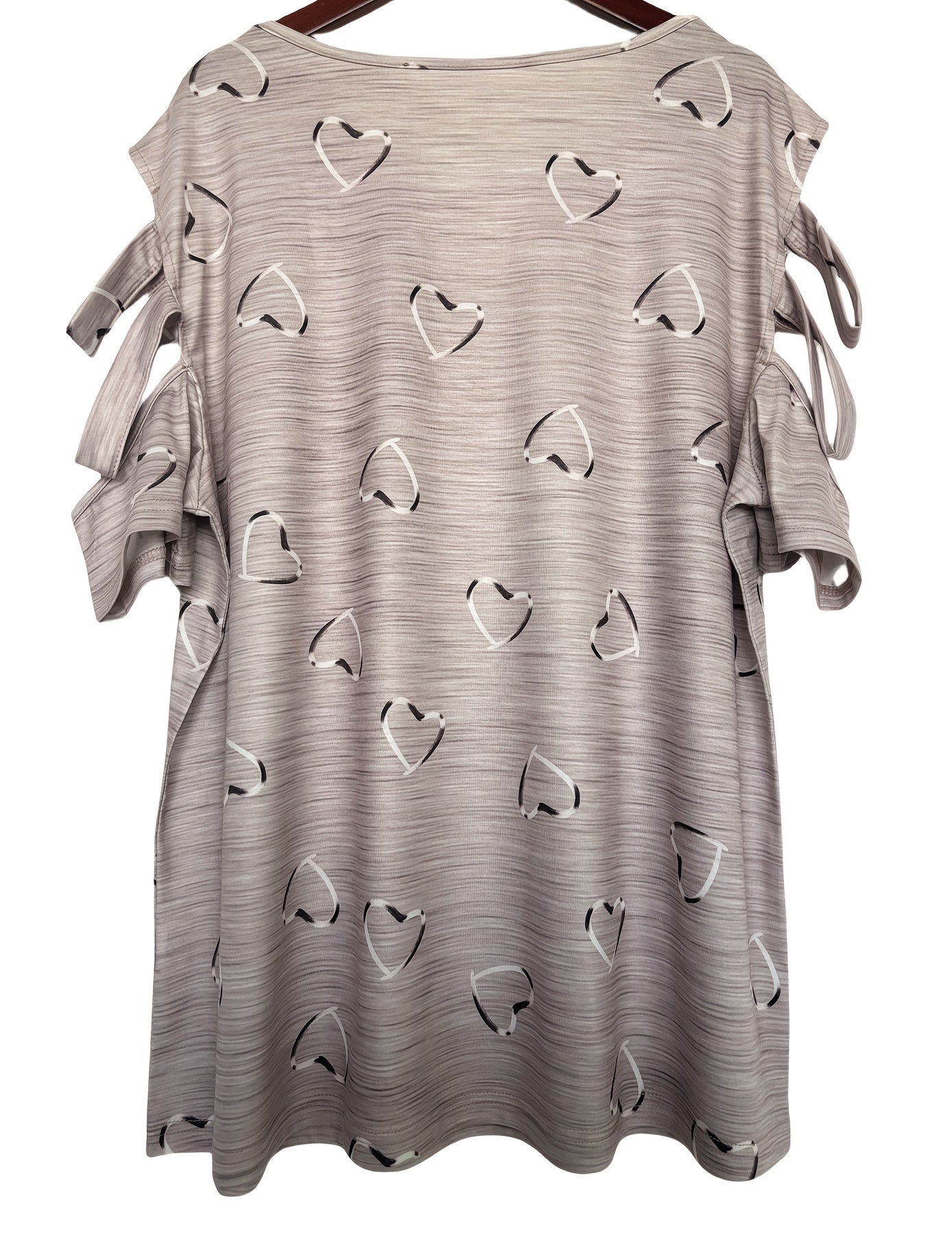 Волнистая футболка с V-образным вырезом, открытыми плечами и короткими рукавами