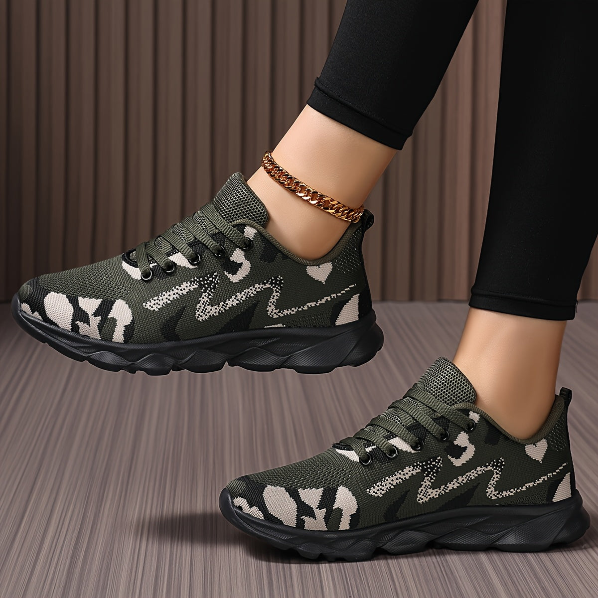 Women’s Breathable Knit Sneakers Black and White Striped Low-Top Running Shoes