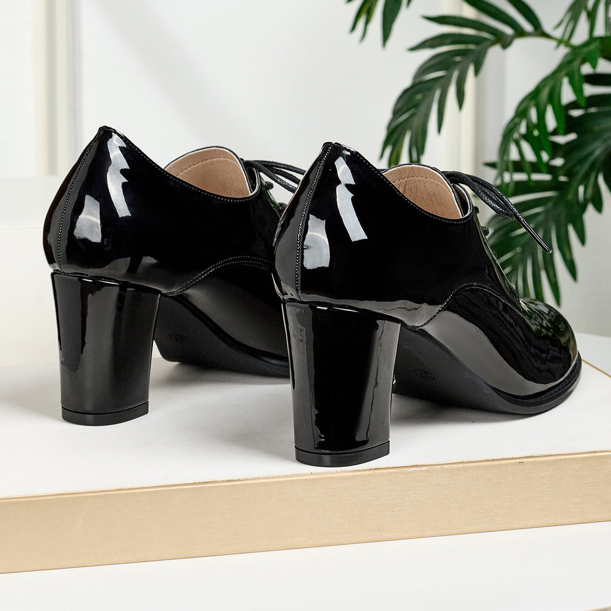 Women's Glossy Oxford Shoes Lace-Up Block Heels Formal Casual Non-Slip Rubber Sole