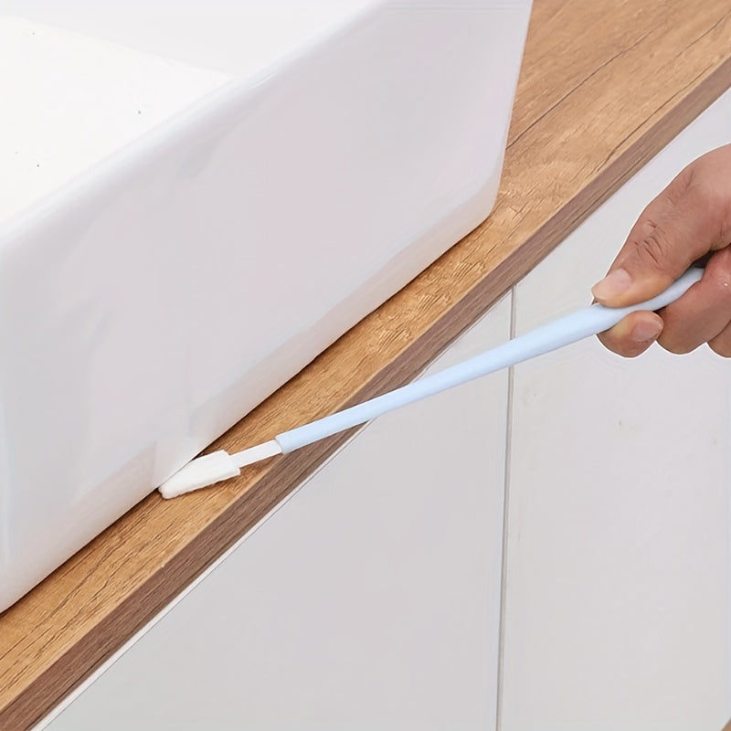 Xona bezak to'plami 1 ta hojatxona bo'shlig'i cho'tkasi va hojatxonalar, eshik bo'shliqlari va klaviatura yoriqlari kabi qiyin erishiladigan joylarni tozalash uchun 30 ta almashtirish cho'tkasi boshini o'z ichiga oladi.