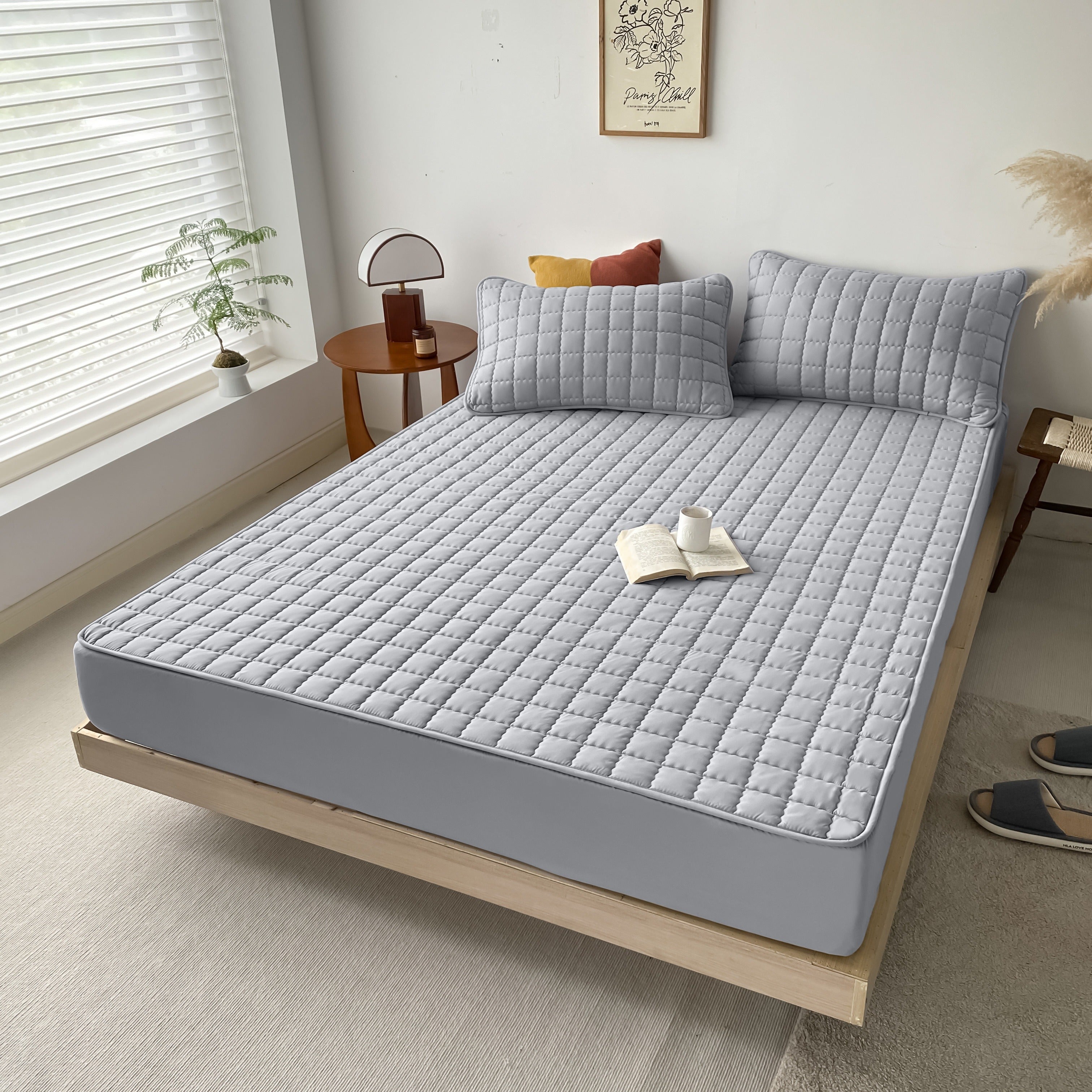 Suv o'tkazmaydigan ikki qatlamli matras himoyachisi, suv bilan yuvish va cho'tkaga olish bilan ishlov berilgan