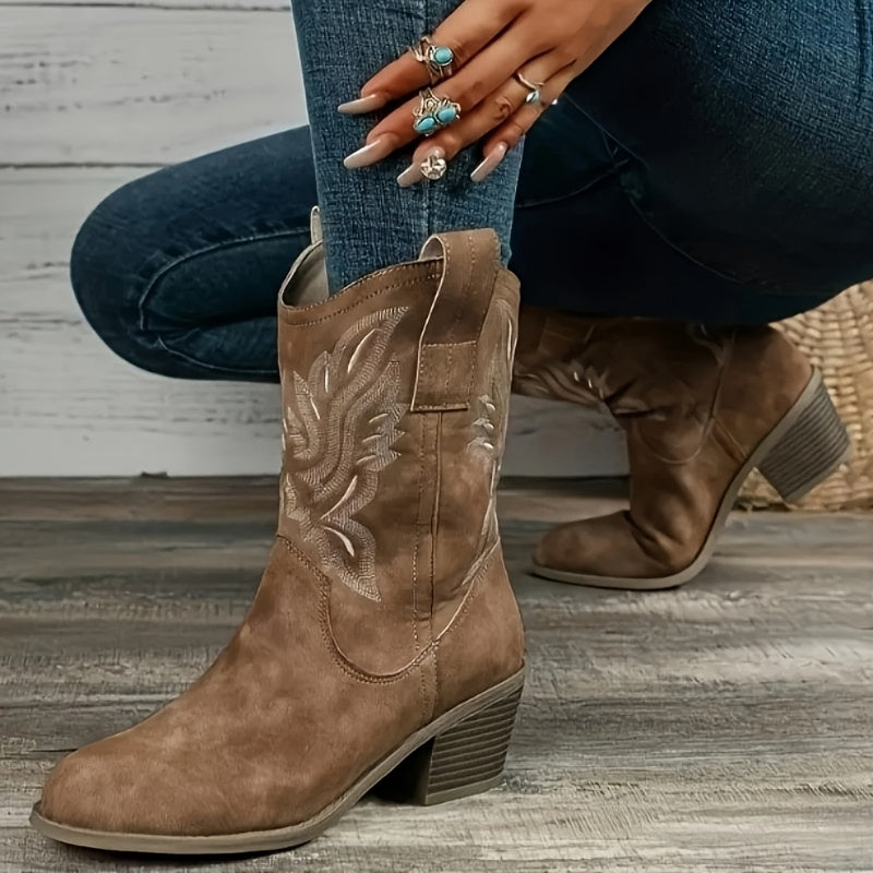 Женские сапоги-ковбои до середины икры с заостренным носком и массивным каблуком, кожаные, всесезонные