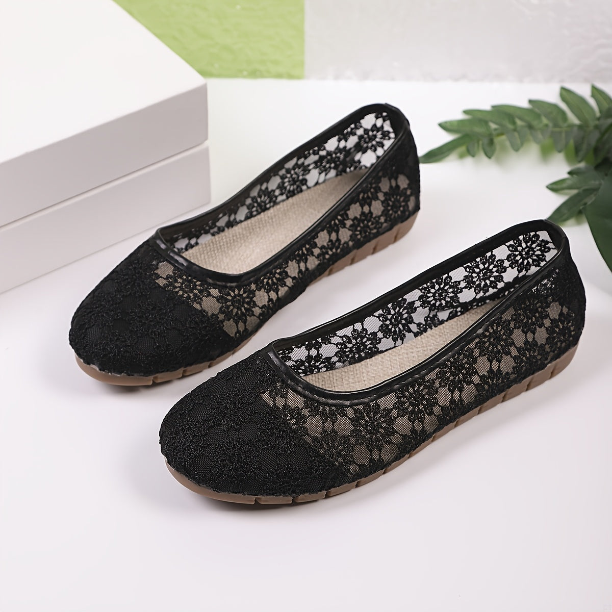 Women's Floral Embroidered Breathable Lace Ballet Flats Slip-On Casual Shoes