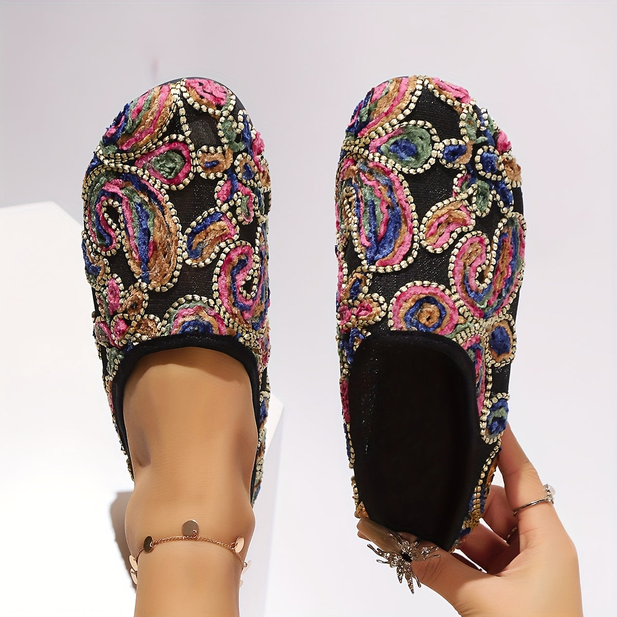Women’s Breathable Fabric Mules Flat Heel Casual Shoes With Floral Pattern