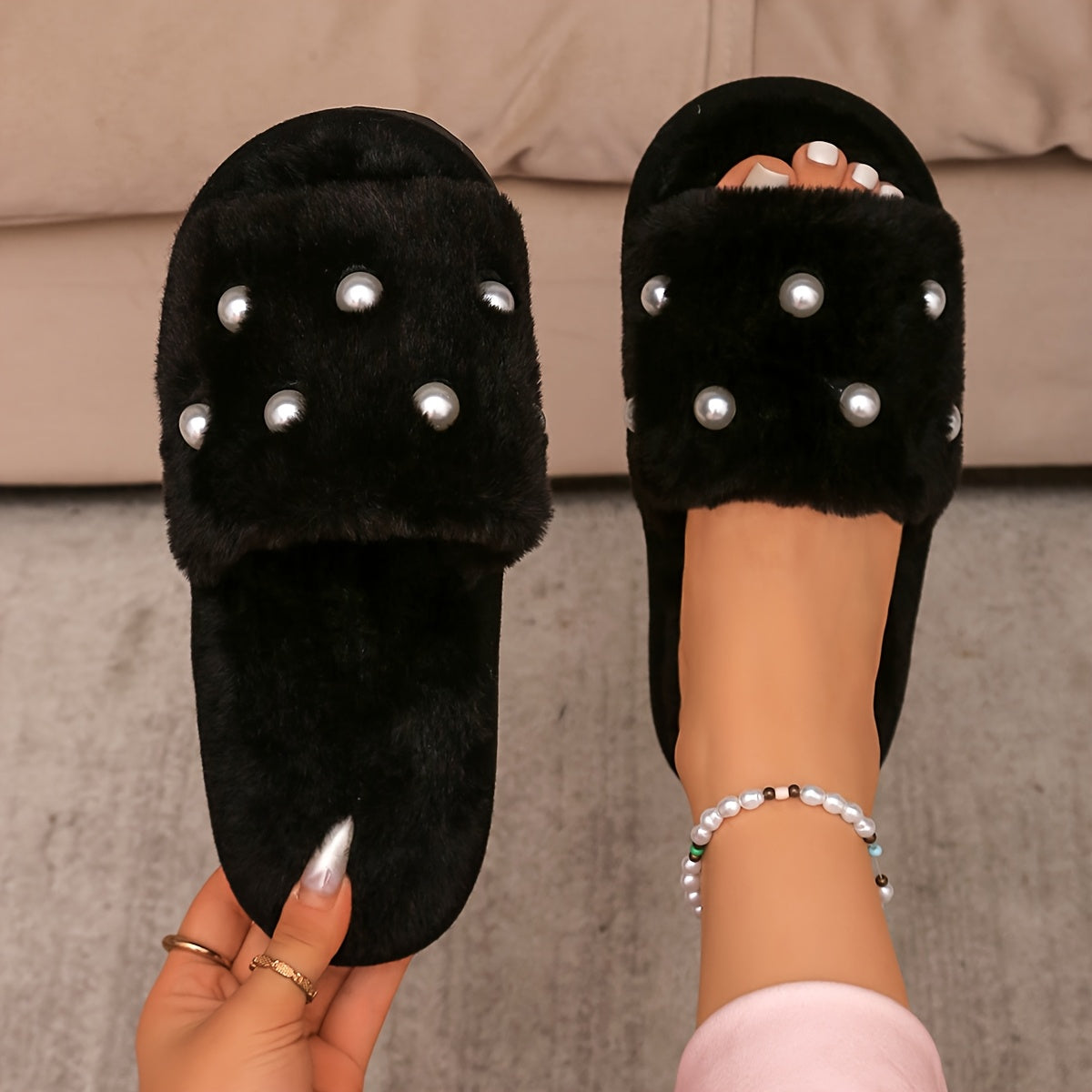 Women Faux Fur Slippers with Pearl Accents Non-Slip Indoor Outdoor