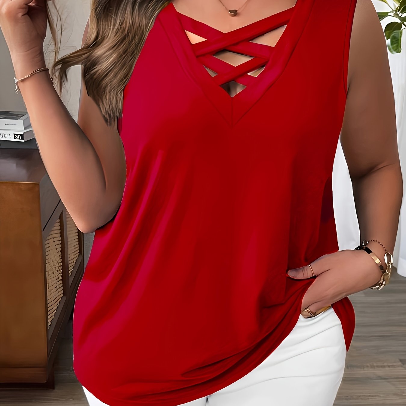 Ayollar uchun bir rangli, bezsiz, V-yonoqli tank top, elastik polyester, kundalik, bahor va yoz uchun