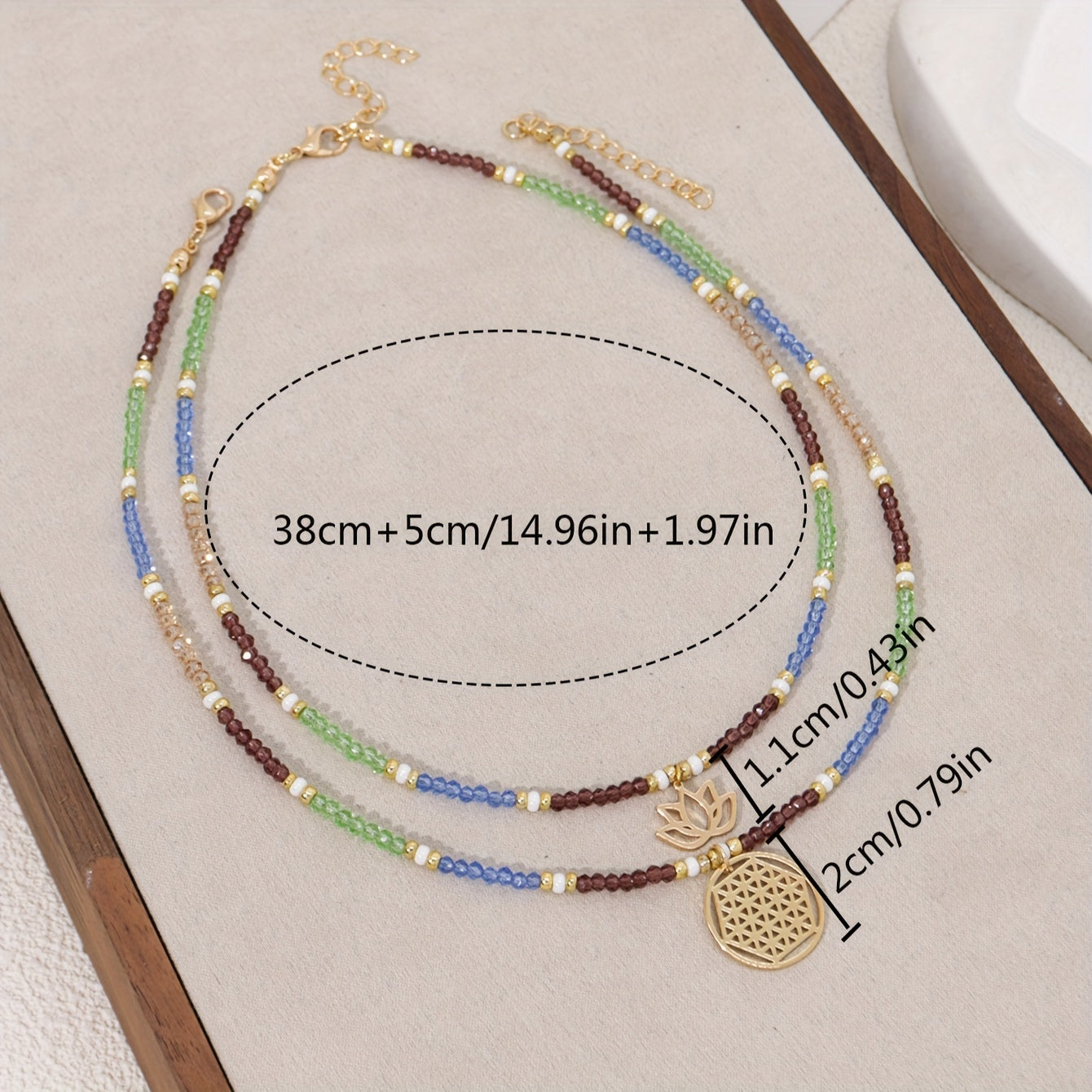 Ikki dona Bohemian Crystal Beaded Lotus Pendant Zanjirlar to'plami, Ayollar uchun Zamonaviy Ikki Qavatli Zargarlik, Ta'tillar, Partiyalar, Musiqa Festivalari va Har Kunlik Kiymak uchun Mukammal, Har Mavsumda Mos Kelayotgan