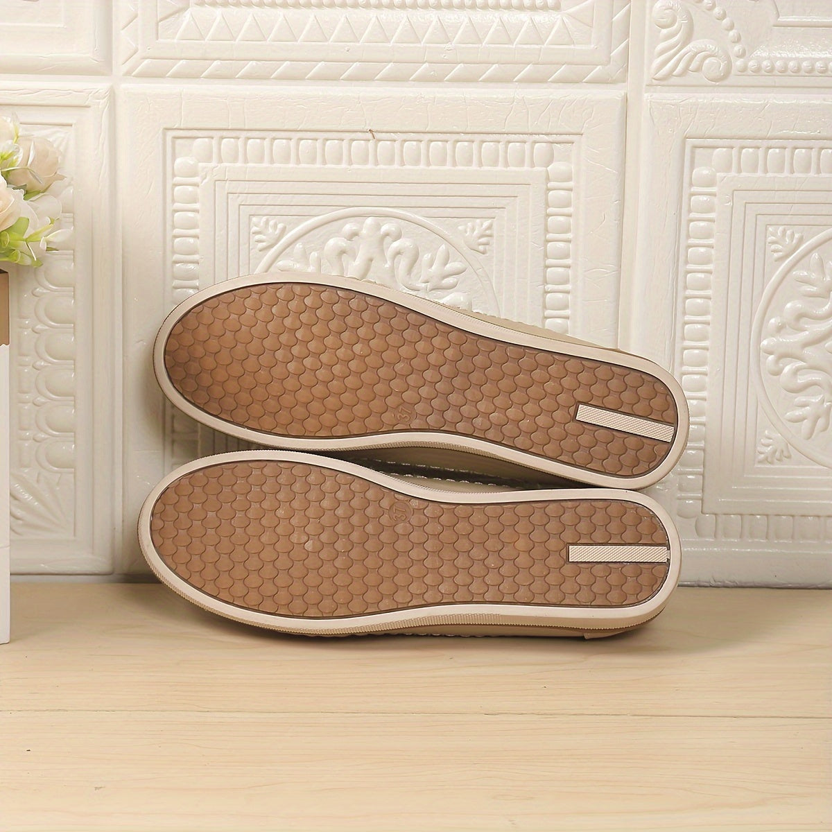 Women's Slip-On Loafers PU Upper Retro Solid Color Casual Shoes