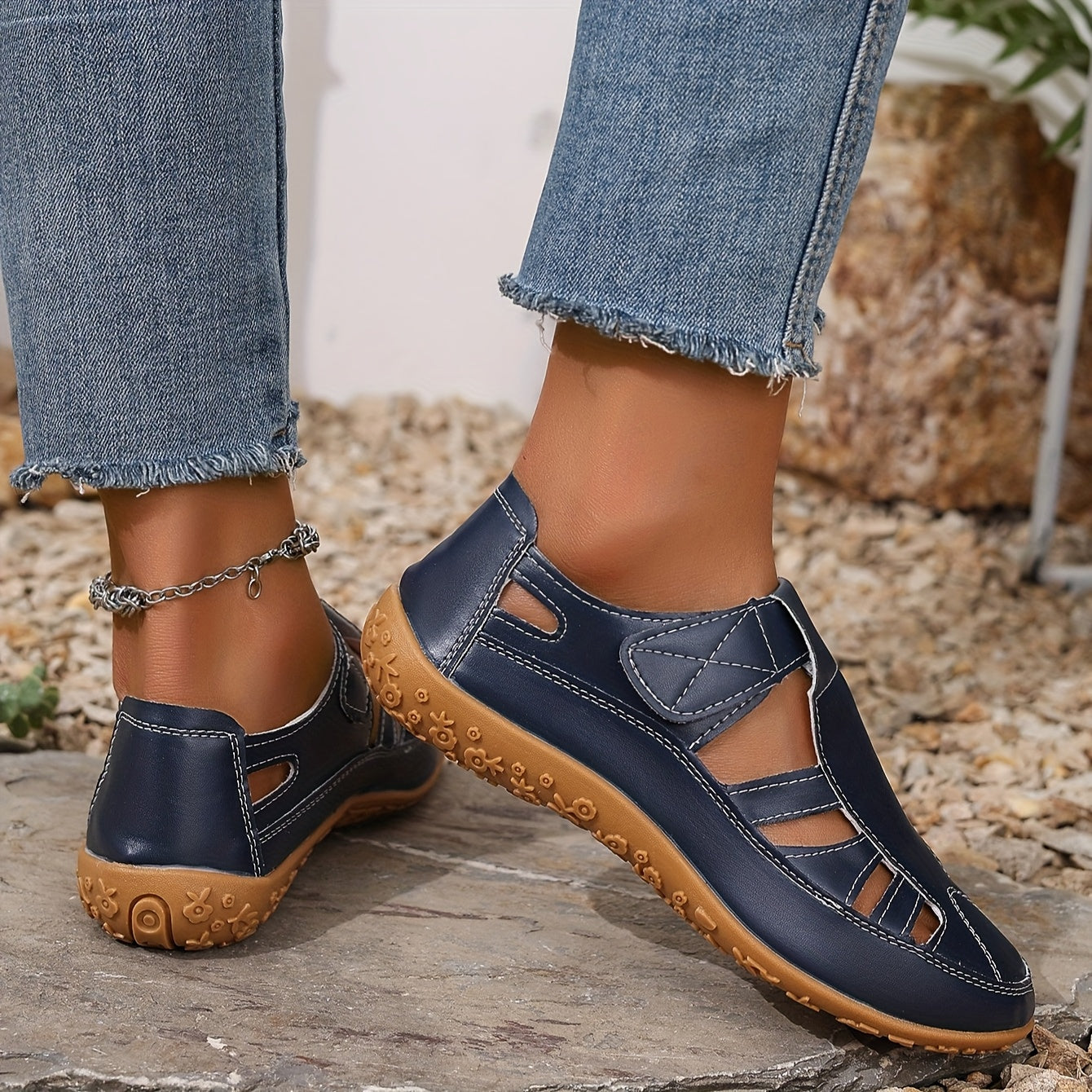 Women's Flat Hollow-Out Summer Sandals Lightweight Breathable Platform Shoes