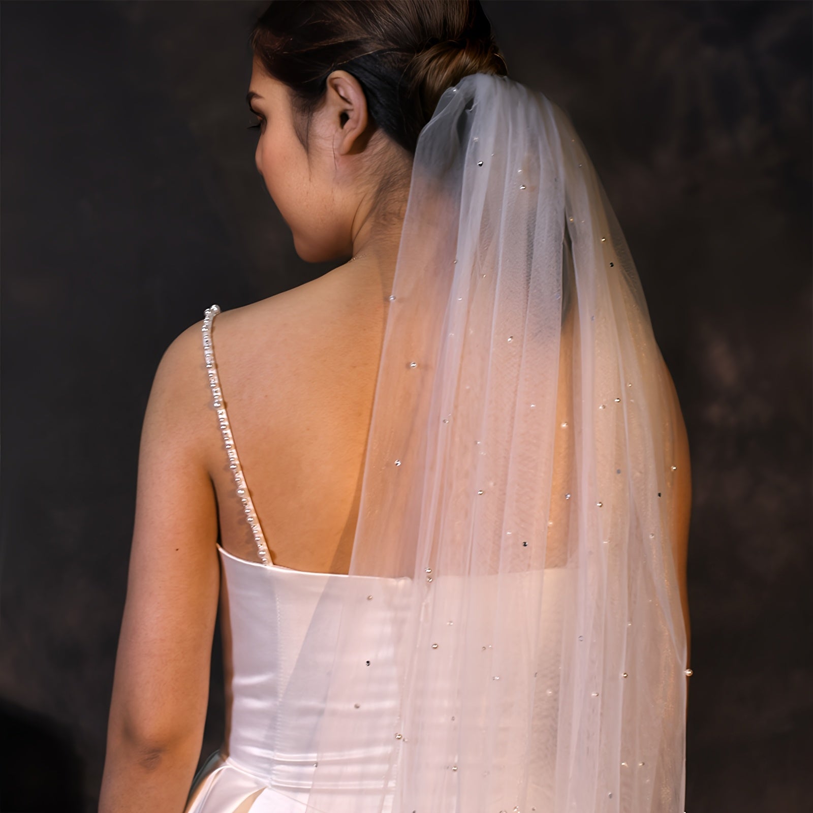 Bridal Veil with Faux Pearls Rhinestones Waltz Style Wedding Accessory for Women