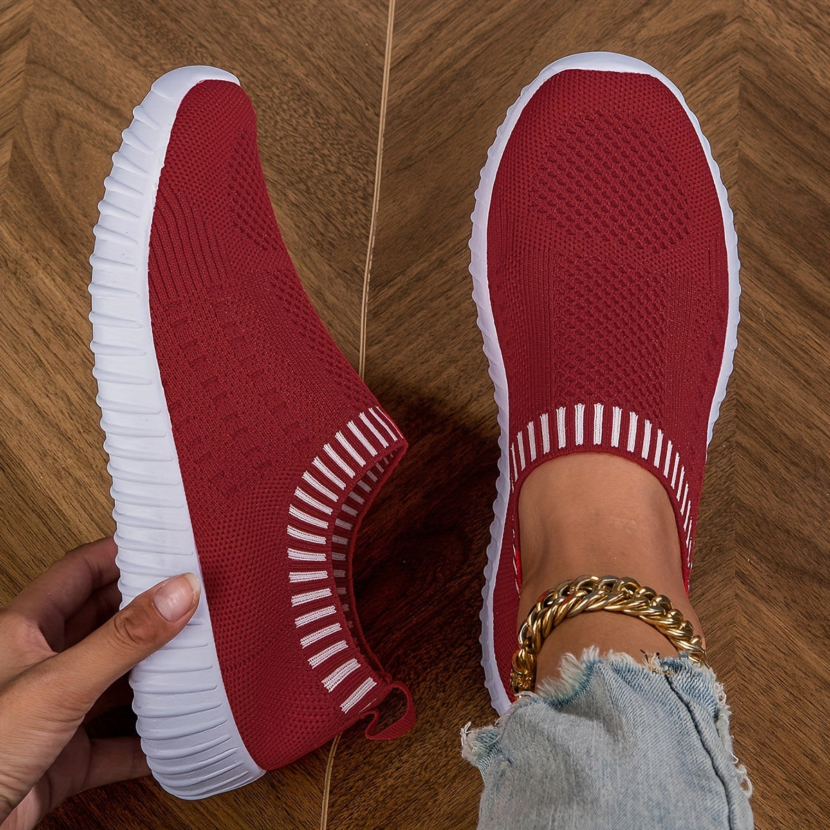 Ayollar uchun nafas oladigan trikotaj oddiy slip-on sport poyabzali, katta o'lchamdagi tashqi poyabzal