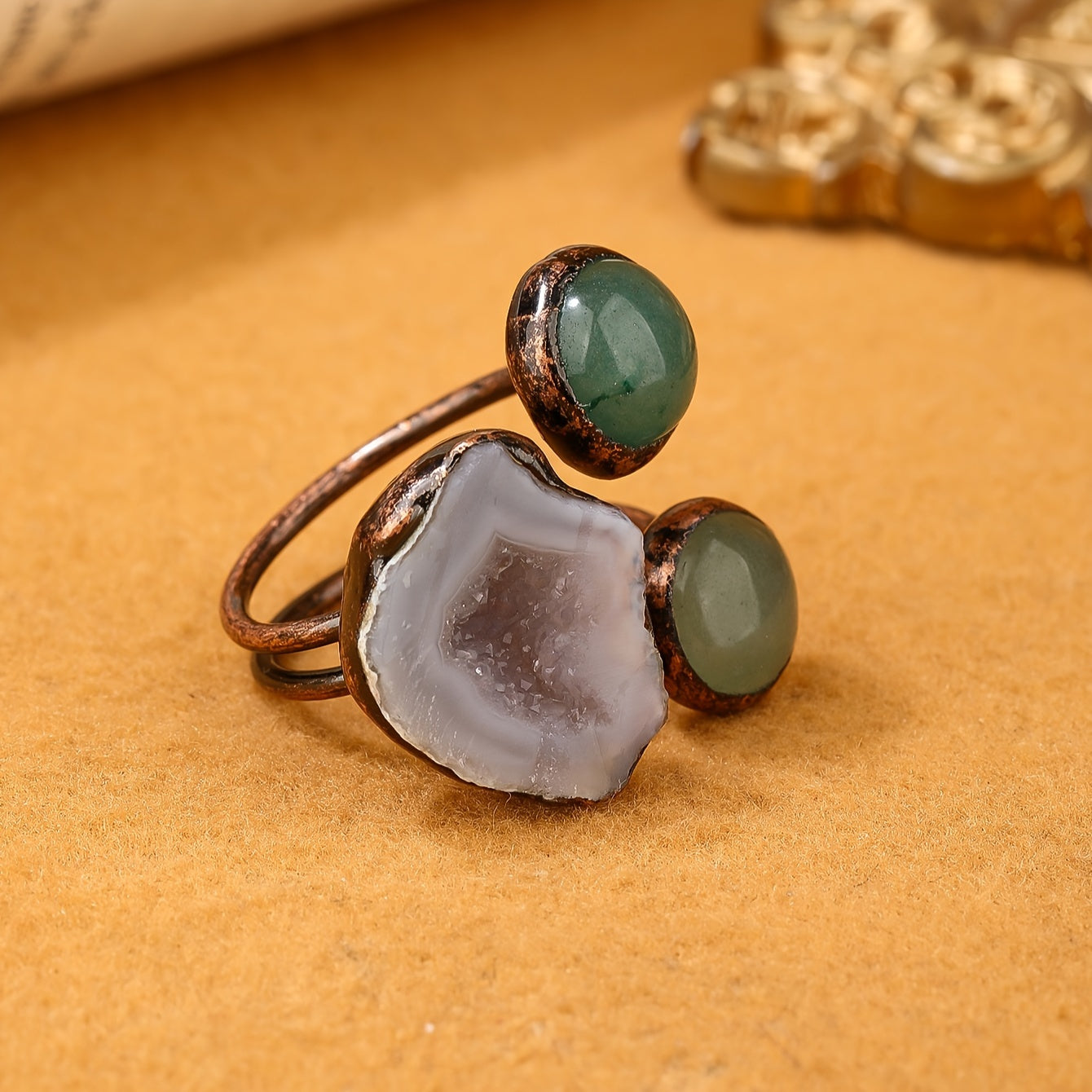 Ayollar uchun sozlanadigan bronza uzuk tabiiy agate va yashil aventurine bilan