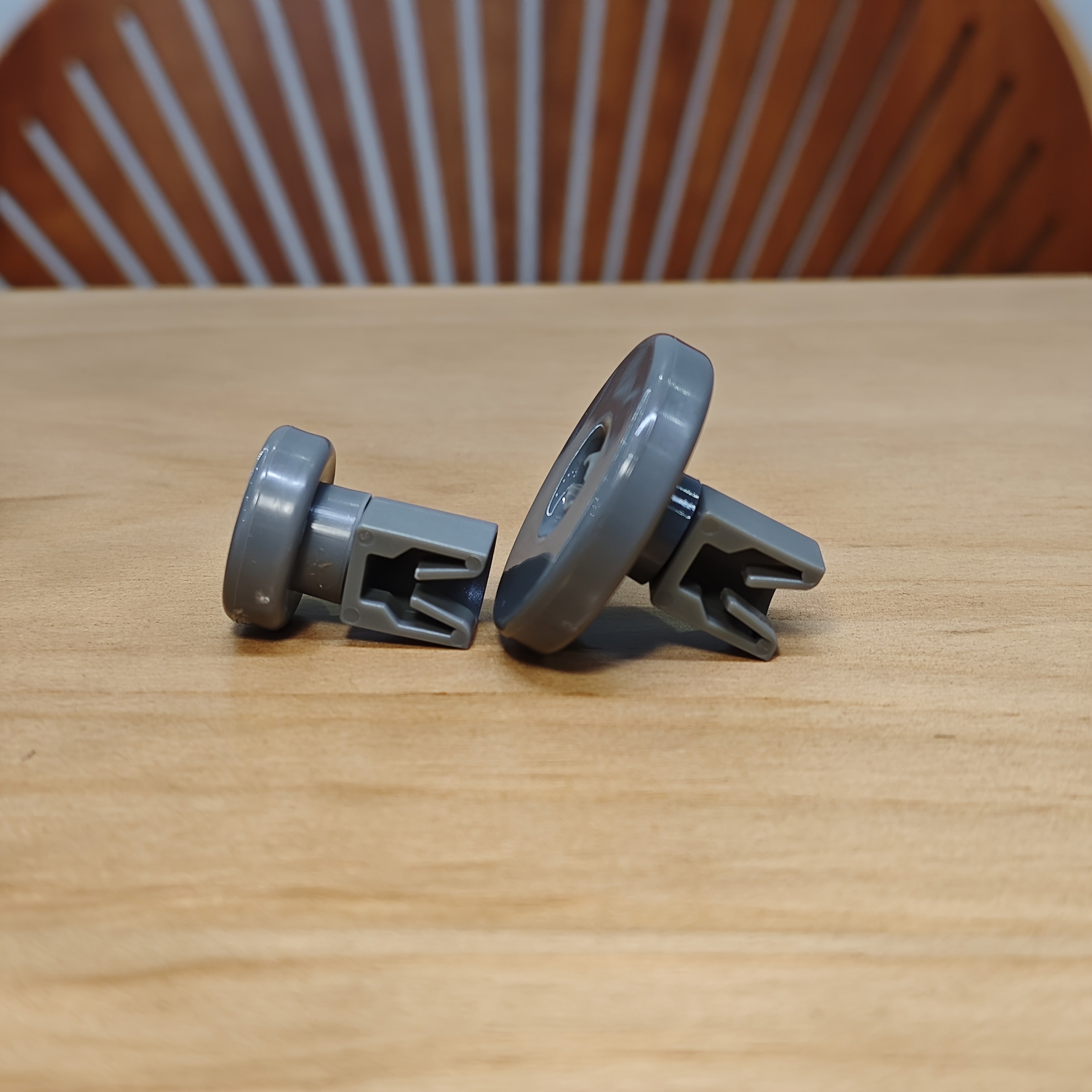 16 dona idish-tovoq uchun idish-tovoq qutisi rulolari, yuqori va pastki rack g'ildiraklar, plastmassa konstruktsiyasi