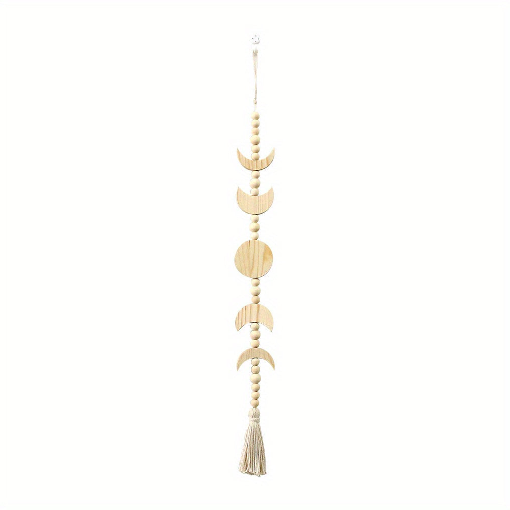 Деревянная настенная подвеска с фазами луны и декором из венка с бусинами.